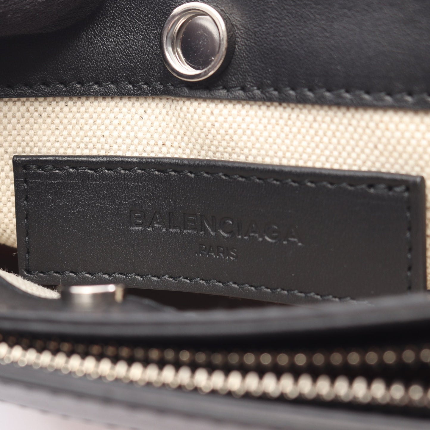 ネイビー ポシェット ショルダーバッグ キャンバス レザー アイボリー ブラック バレンシアガ バッグ BALENCIAGA