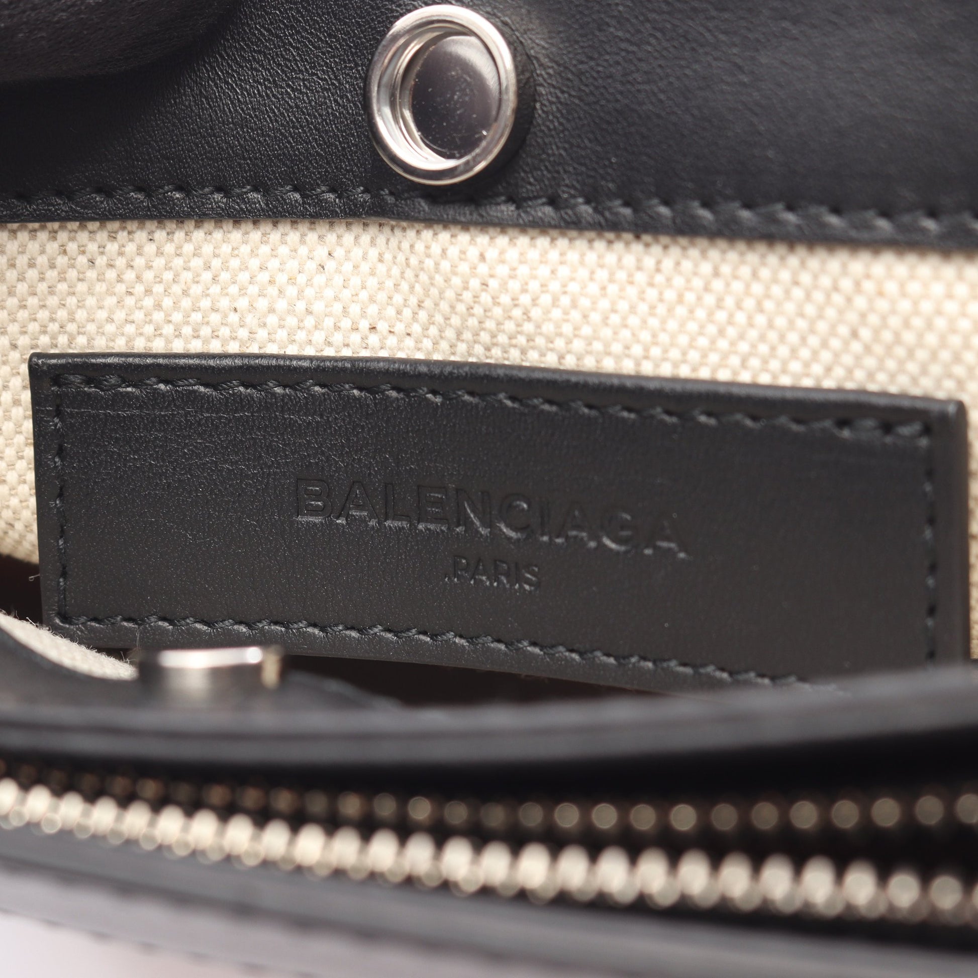 ネイビー ポシェット ショルダーバッグ キャンバス レザー アイボリー ブラック バレンシアガ バッグ BALENCIAGA