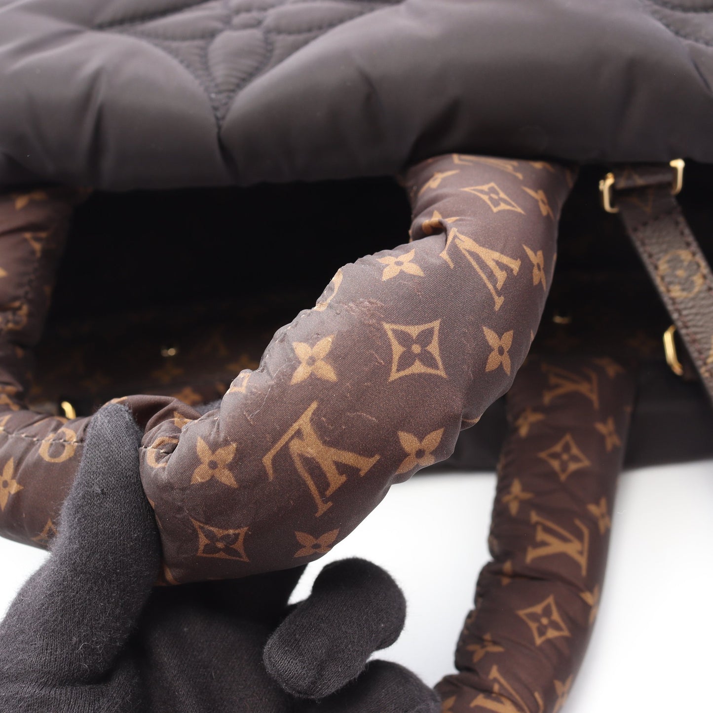 オンザゴーGM LVピロー 2WAY ショルダーバッグ トートバッグ ナイロン PVC ブラック ブラウン ルイヴィトン バッグ LOUIS VUITTON