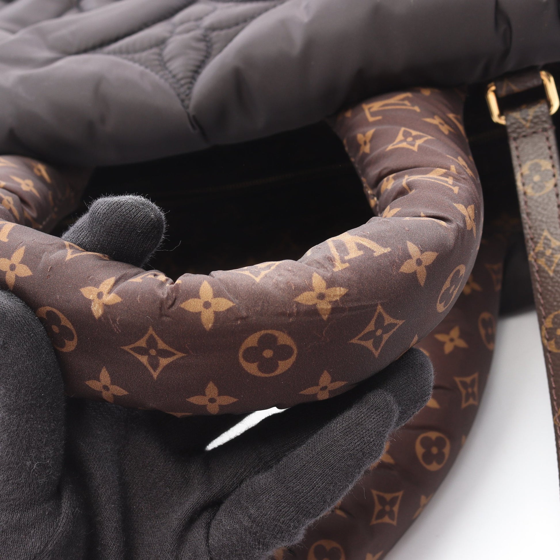 オンザゴーGM LVピロー 2WAY ショルダーバッグ トートバッグ ナイロン PVC ブラック ブラウン ルイヴィトン バッグ LOUIS VUITTON