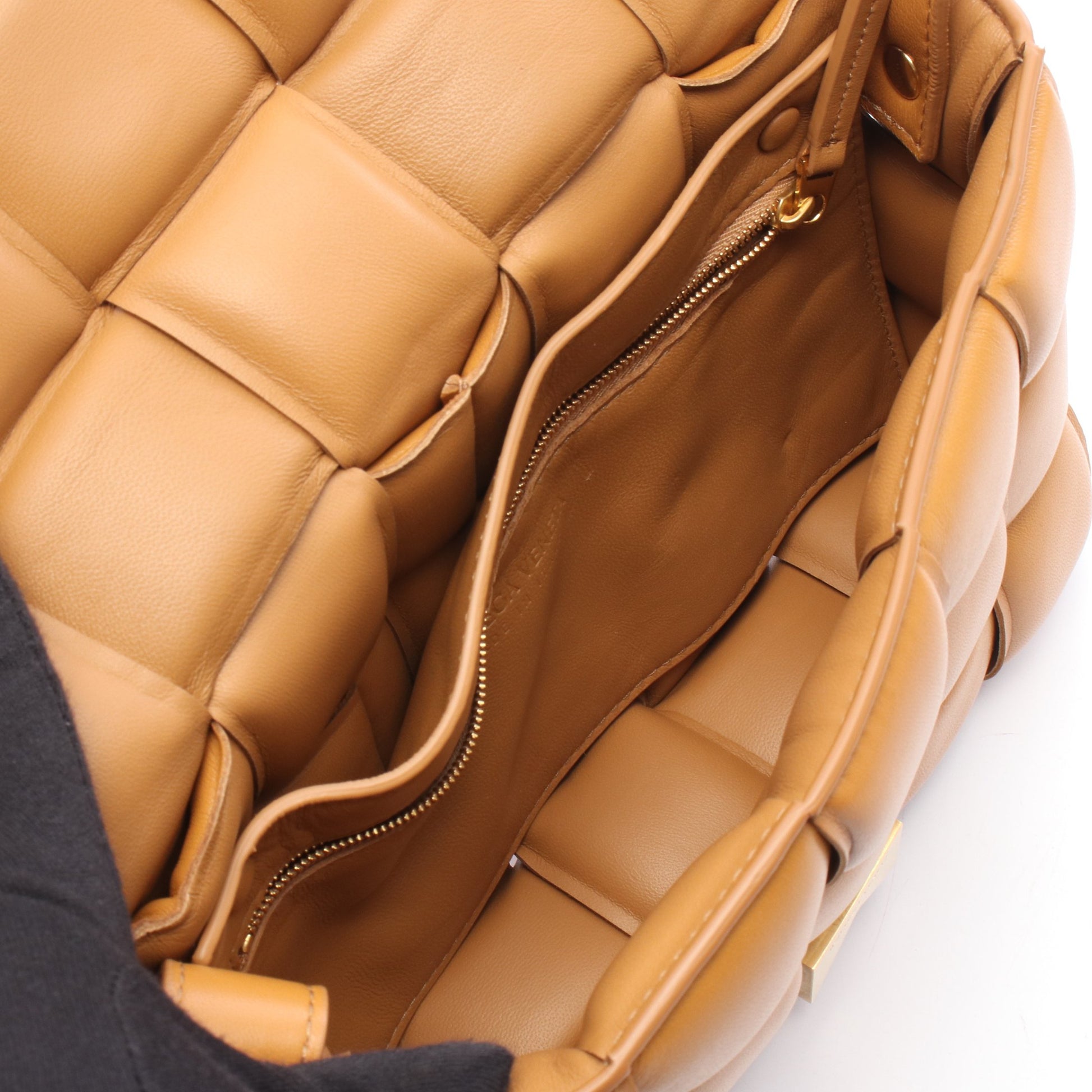 パデット カセット イントレチャート ショルダーバッグ レザー ライトブラウン ボッテガヴェネタ バッグ BOTTEGA VENETA