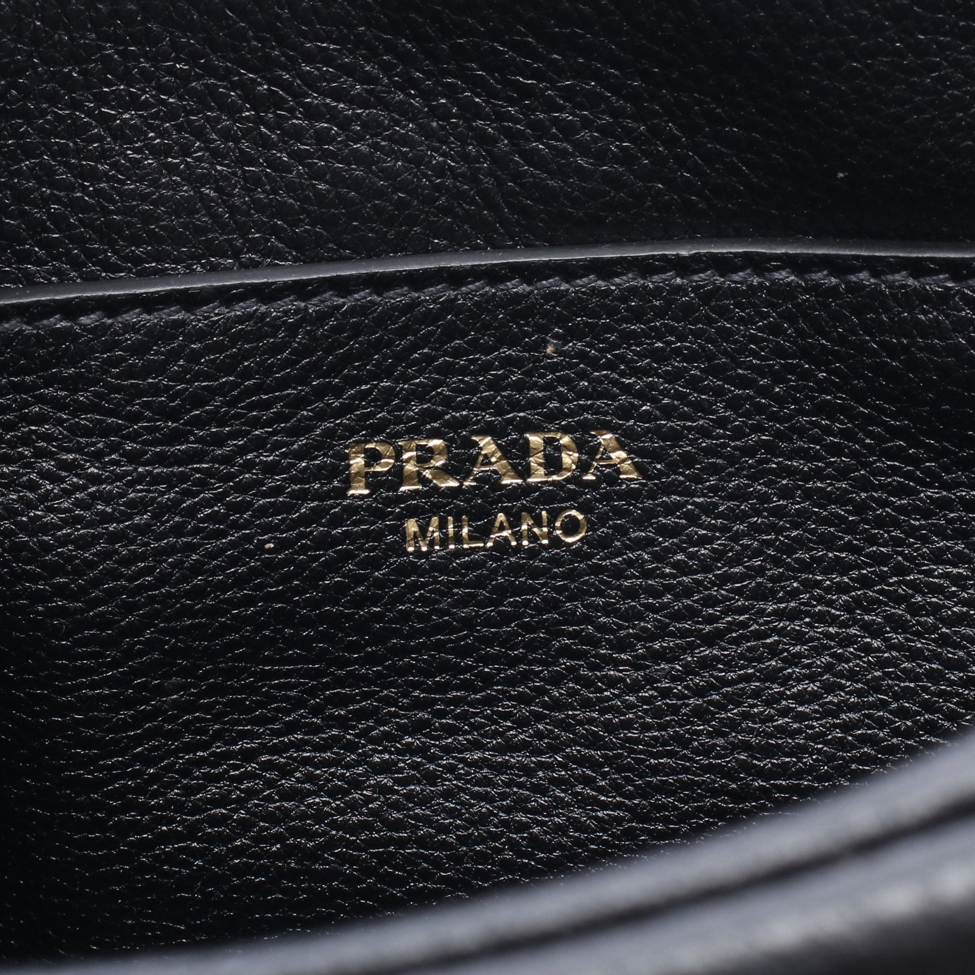 VITELLO PHENIX ショルダーバッグ レザー ブラック プラダ バッグ PRADA