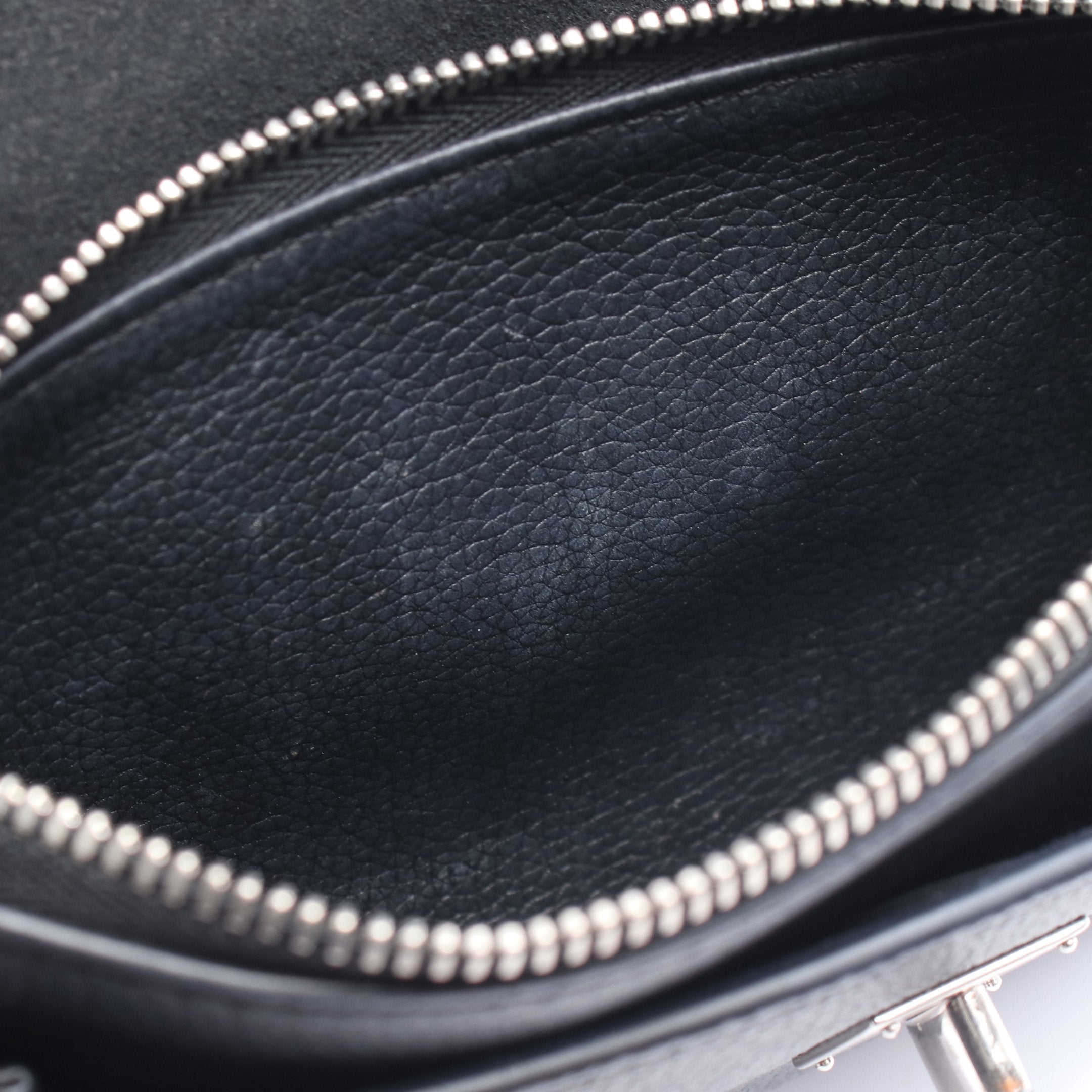 LOUIS VUITTON ルイ・ヴィトン ポシェット ロックミーチェーン ショルダーバッグ レザー ブラック  レディース【中古】 LOUIS VUITTON（ルイ・ヴィトン） ポシェット・ロックミー チェーン