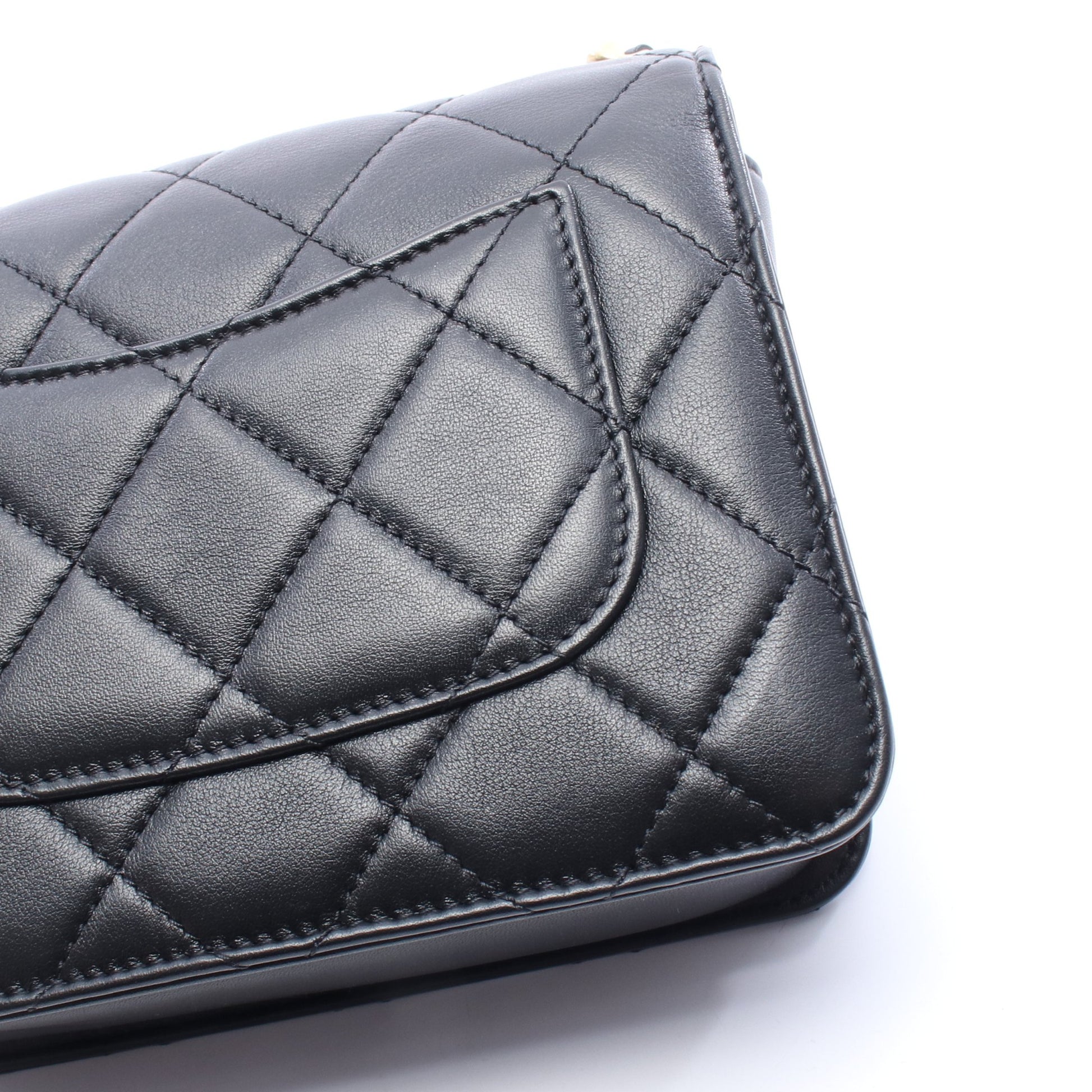 マトラッセ チェーンショルダーバッグ レザー ブラック ゴールド金具 シャネル バッグ CHANEL