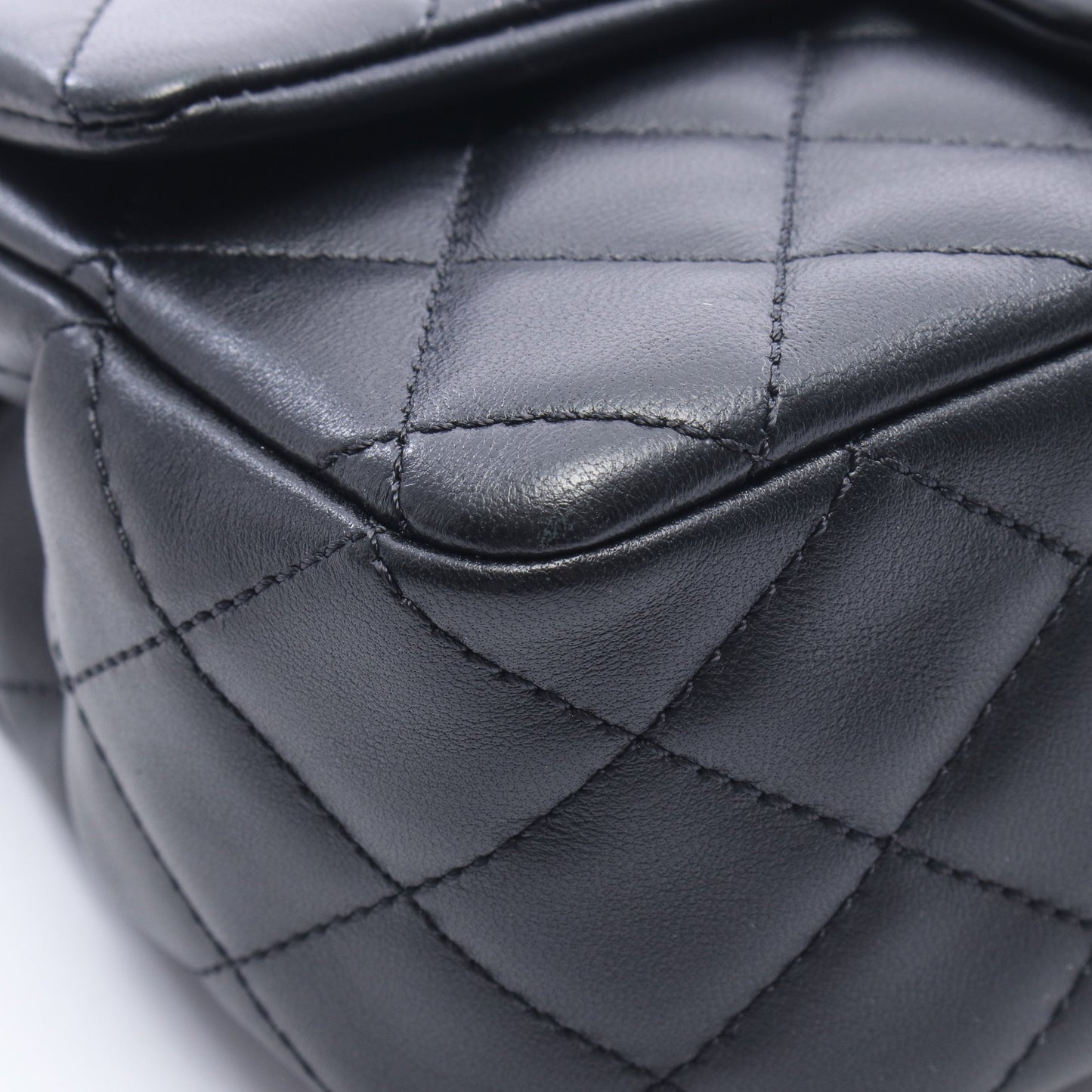 ミニマトラッセ フリル チェーンショルダーバッグ ラムスキン ブラック ゴールド金具 シャネル バッグ CHANEL