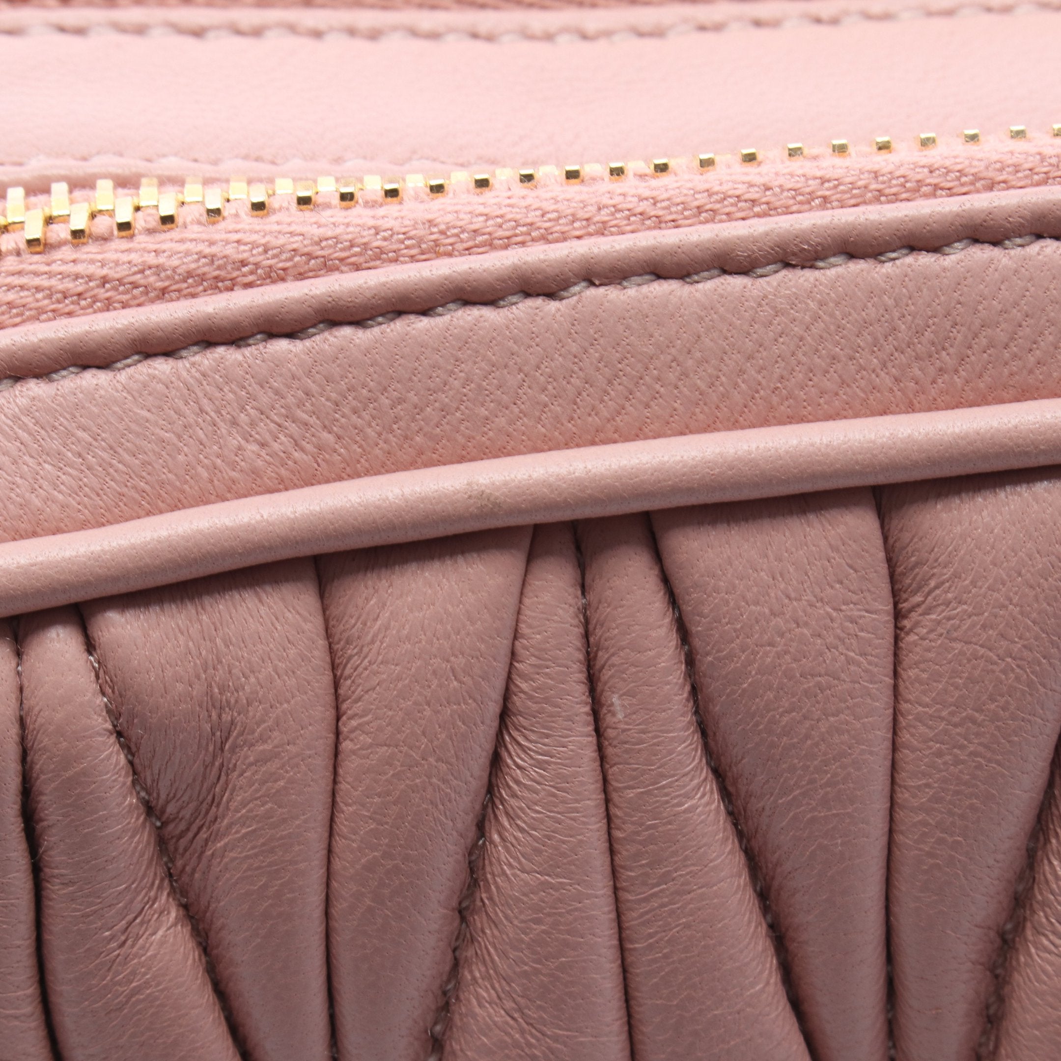 【正規品】ミュウミュウ ショルダーバッグ マトラッセ ピンクベージュ miu miu（ミュウミュウ） マテラッセレザー ショルダーバッグ
