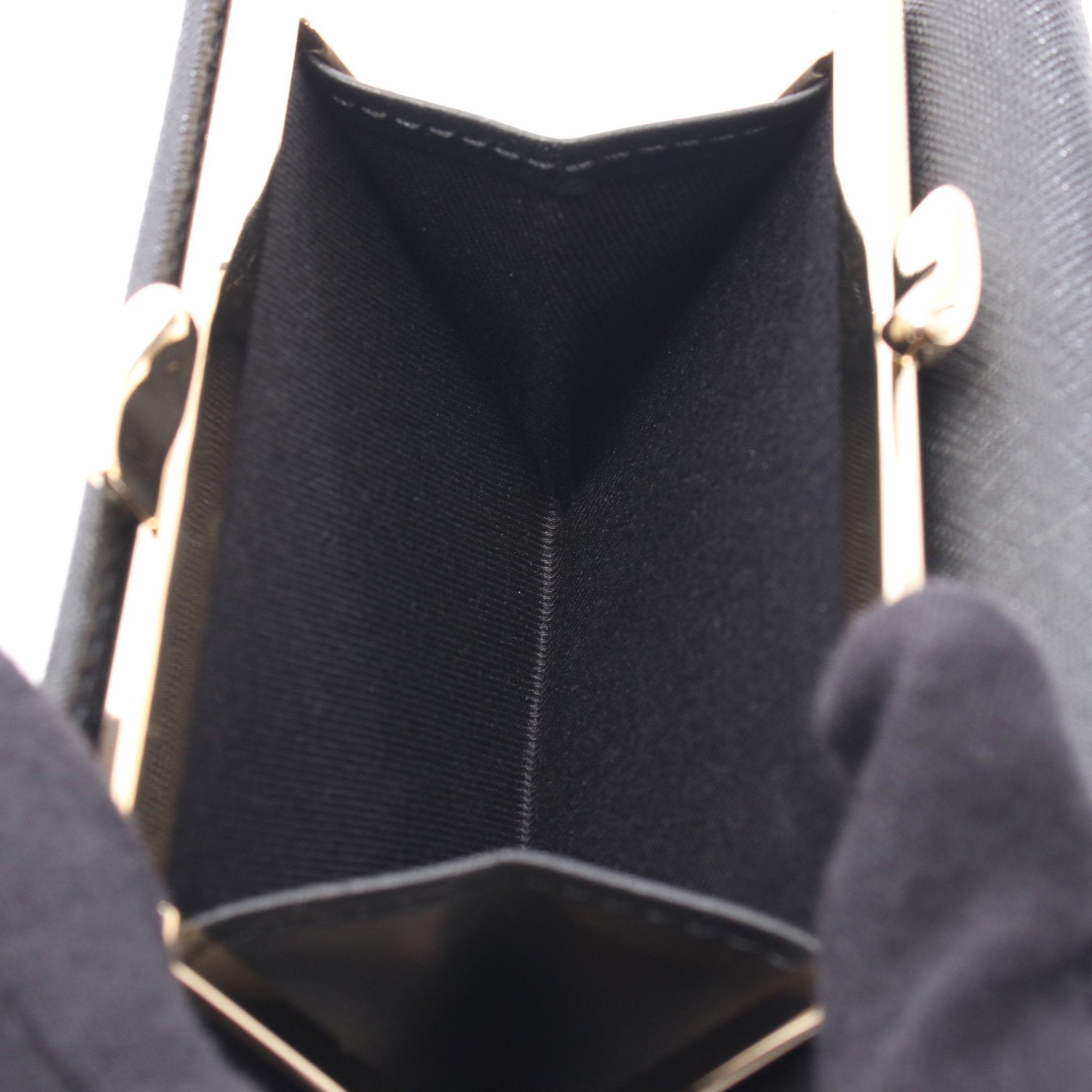 SMALL FRAME WALLET オーブ 三つ折り財布 サフィアーノレザー ブラック
