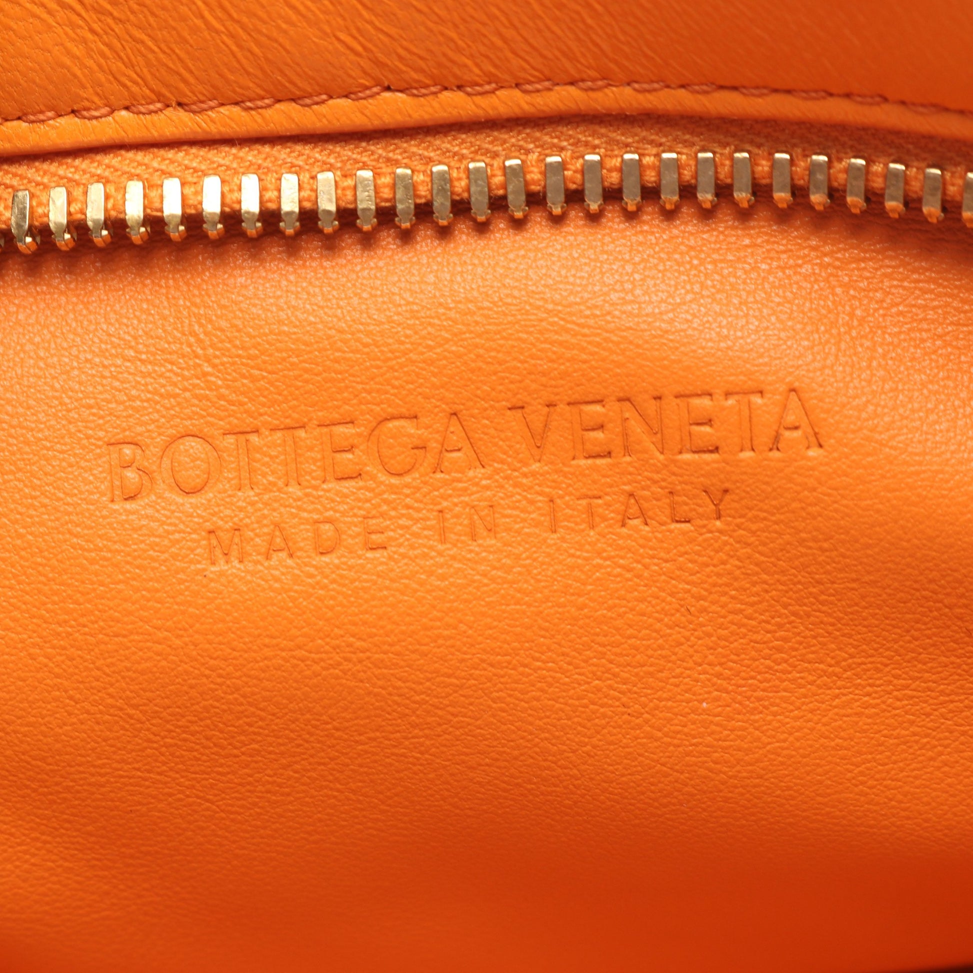 BVツイスト イントレチャート ハンドバッグ レザー オレンジ ボッテガヴェネタ バッグ BOTTEGA VENETA