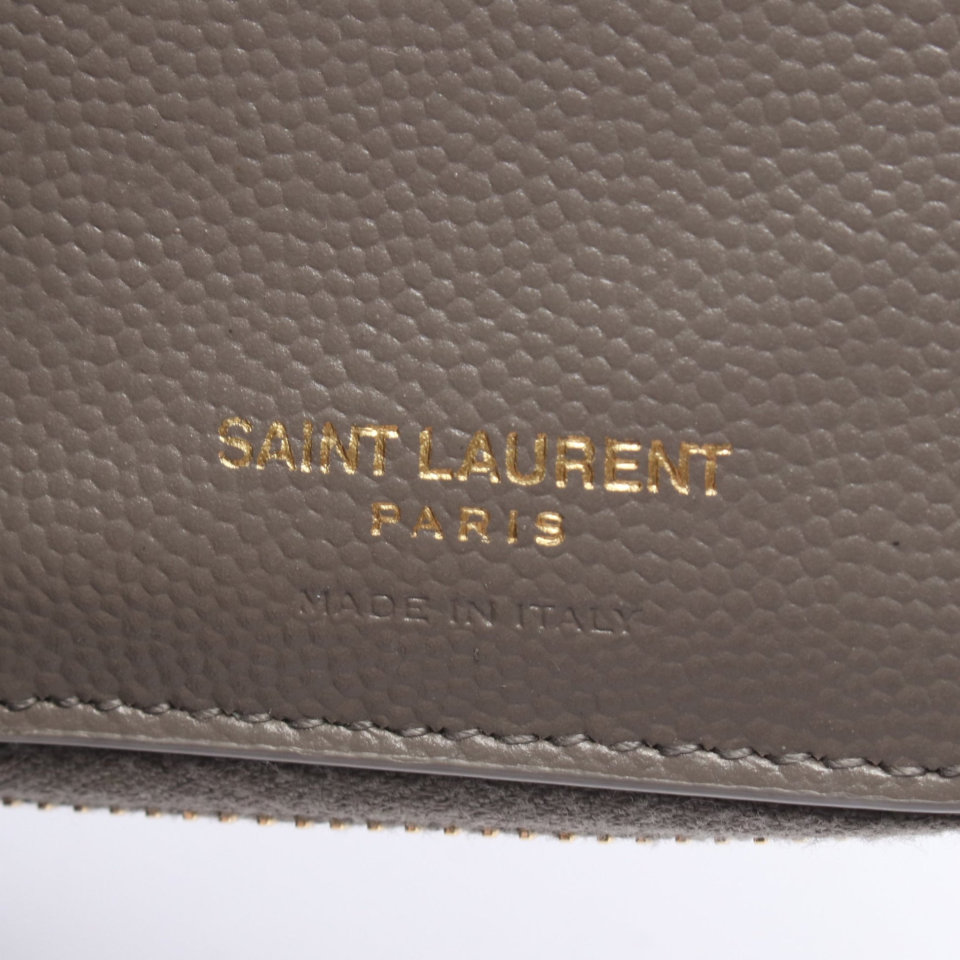 モノグラム 二つ折り財布 レザー グレー サンローランパリ 財布・小物 SAINT LAURENT PARIS