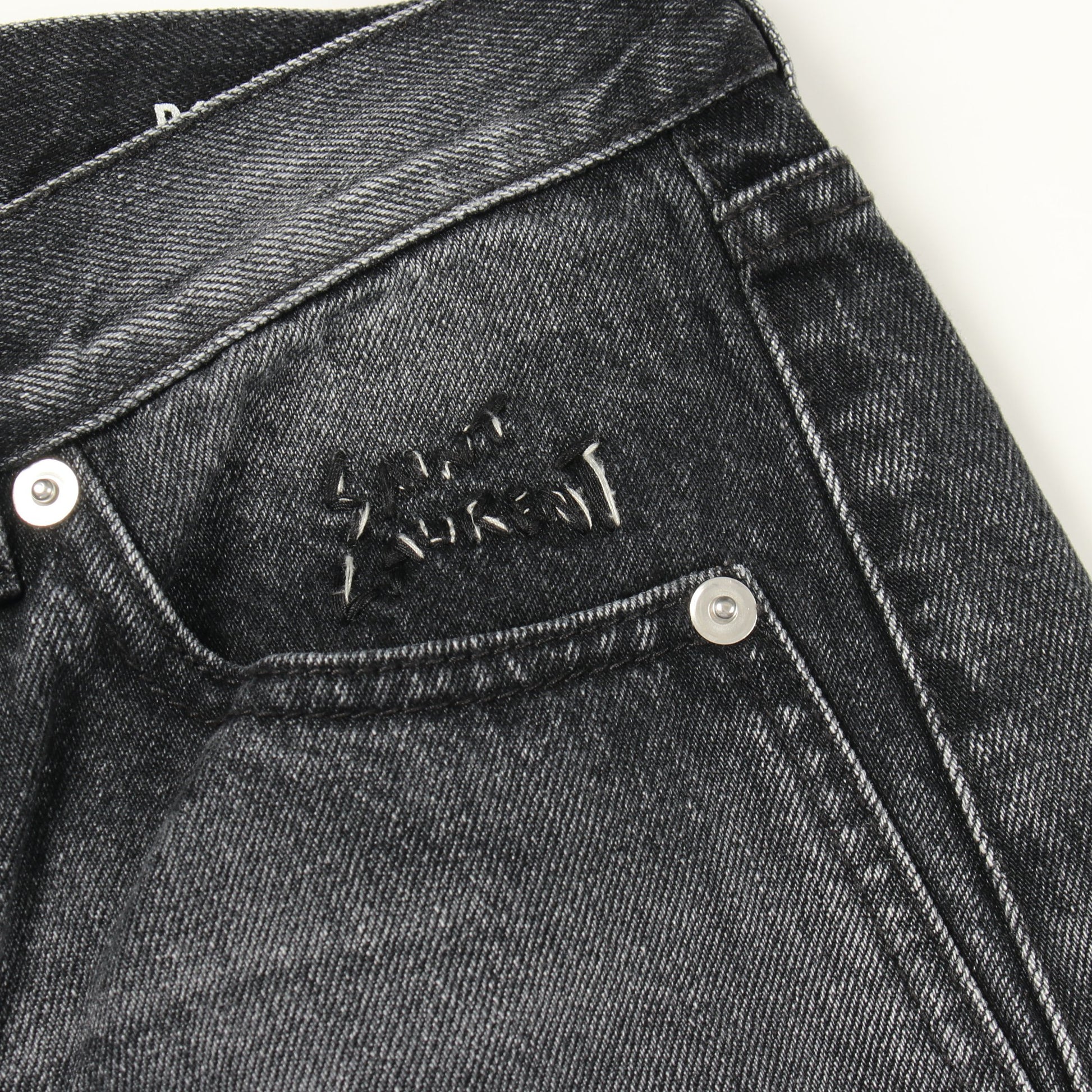 ロゴステッチ 切りっぱなし加工 デニムパンツ コットン ダークグレー サンローランパリ ボトムス SAINT LAURENT PARIS