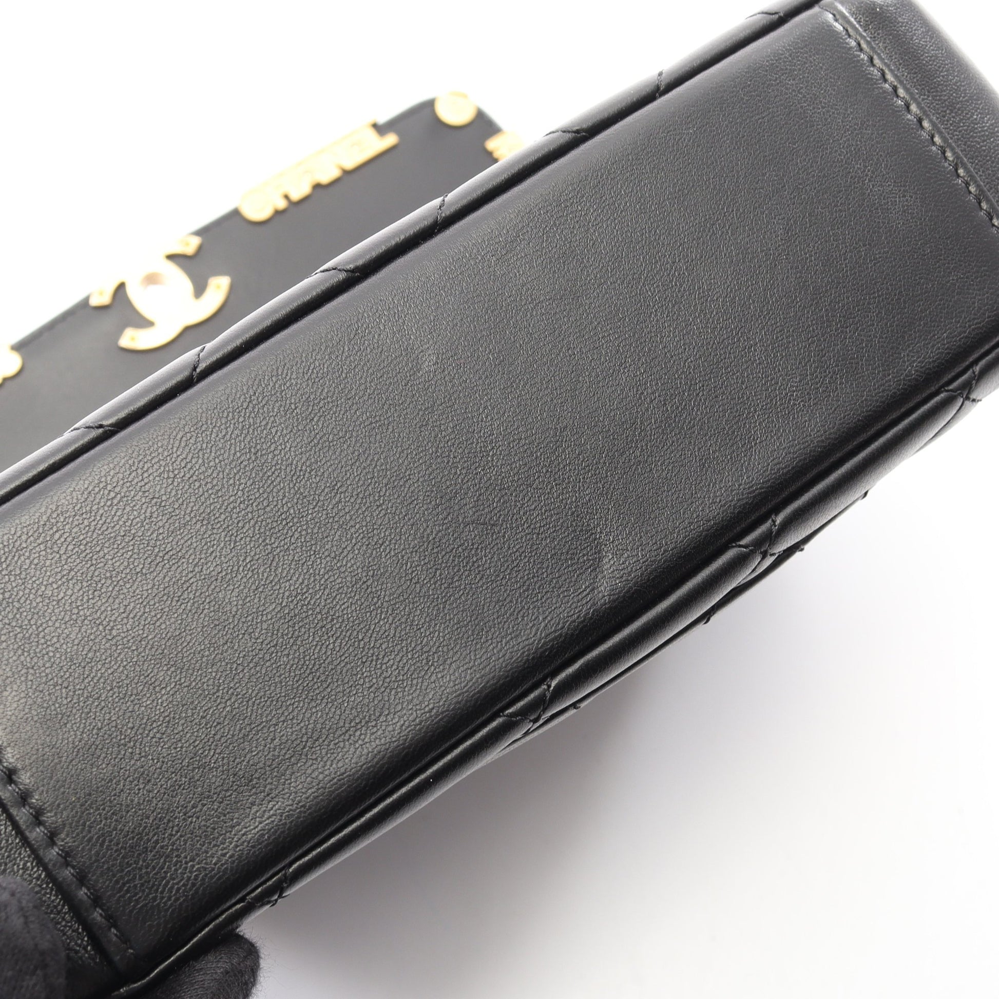 ミニ フラップ バッグ マトラッセ チェーンショルダーバッグ ラムスキン ブラック ゴールド金具 シャネル バッグ CHANEL