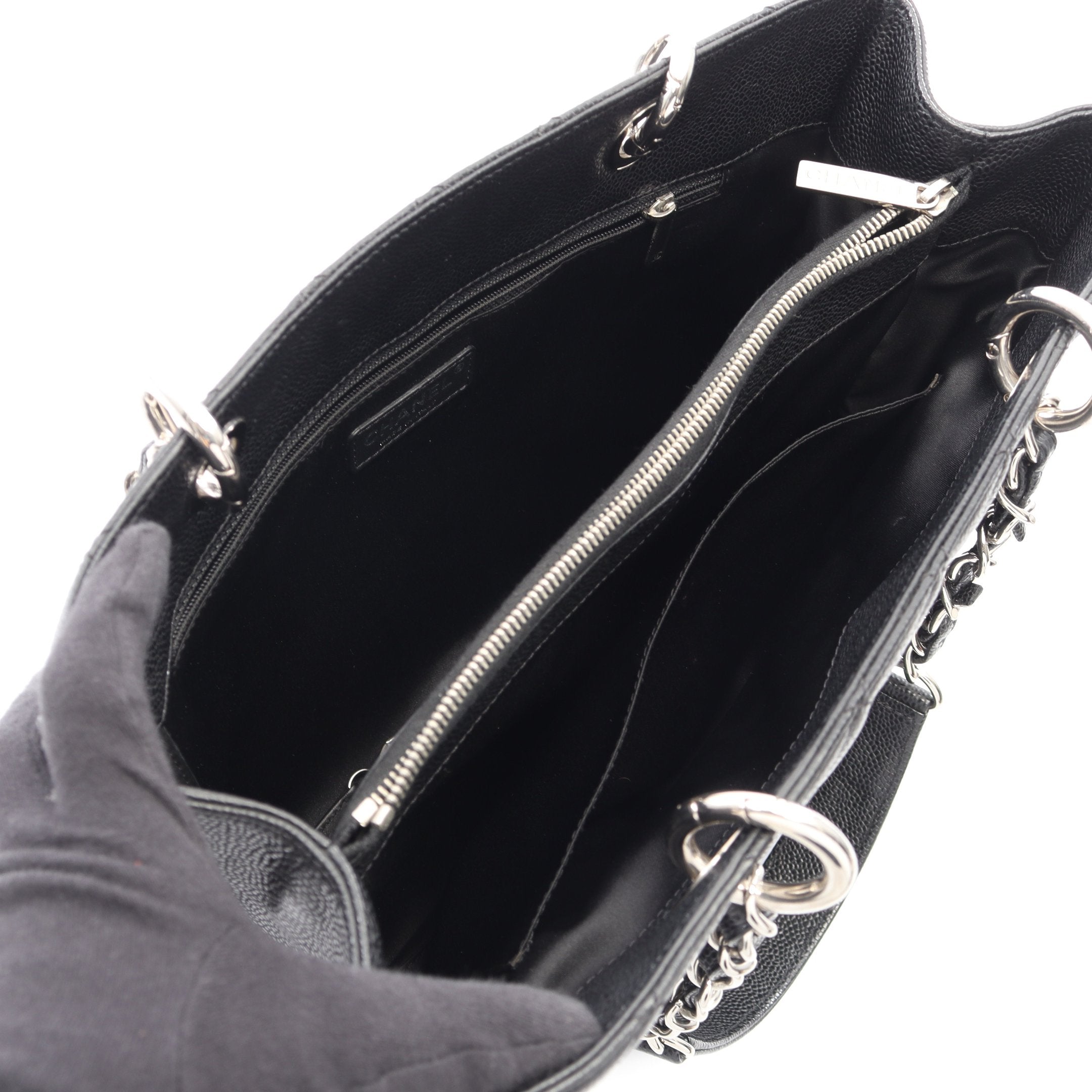 シャネル　CHANEL　GSTチェーントートバッグ　黒　ブラック　キャビアスキン　G金具　ビッグココ　CCマーク　Black　チェーンショルダー　本物　未使用展示品　SBBT キャビアスキン シャネル CHANEL GST チェーン トート バッグ 黒