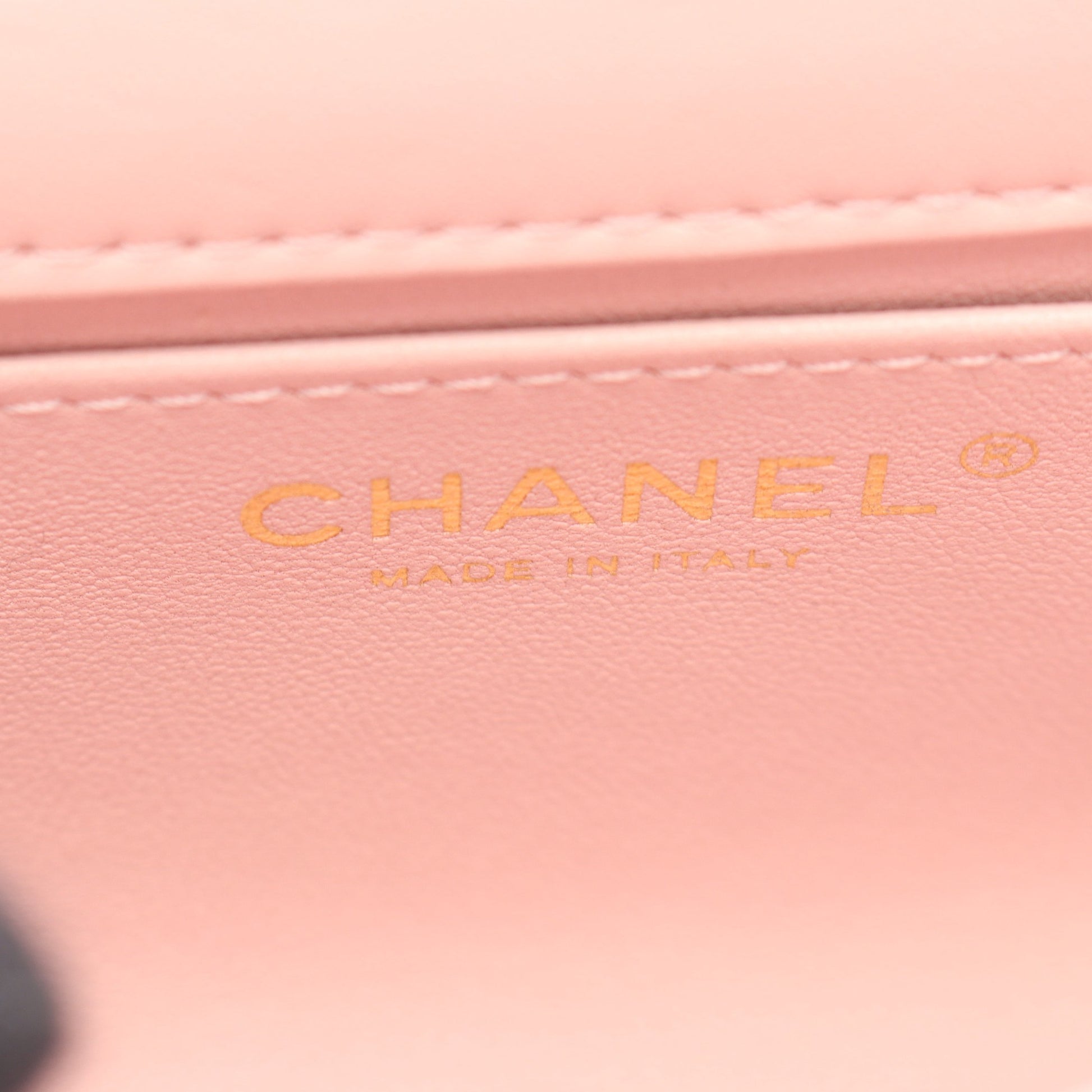 ミニマトラッセ チェーンショルダーバッグ ラムスキン ライトピンク ゴールド金具 シャネル バッグ CHANEL