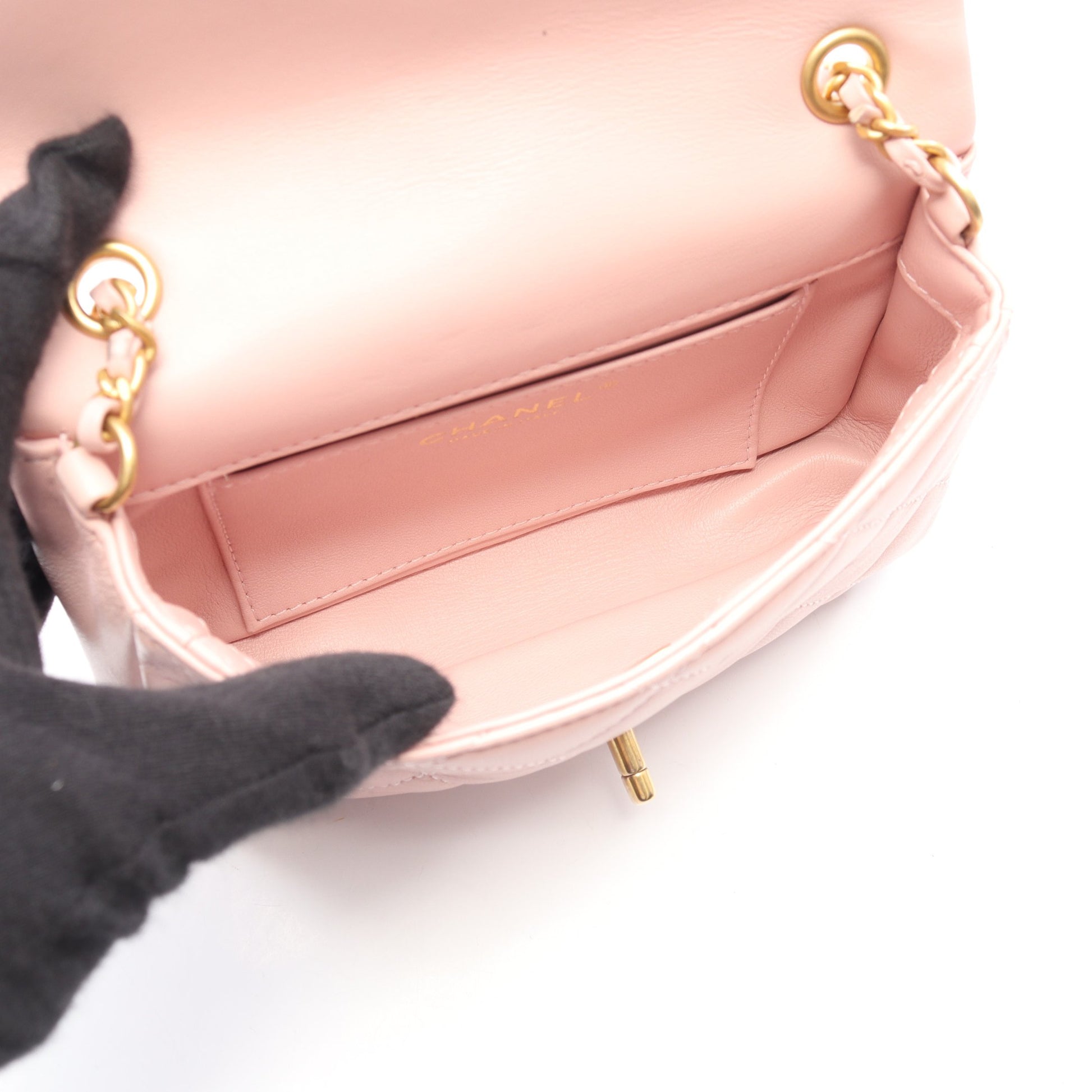 ミニマトラッセ チェーンショルダーバッグ ラムスキン ライトピンク ゴールド金具 シャネル バッグ CHANEL