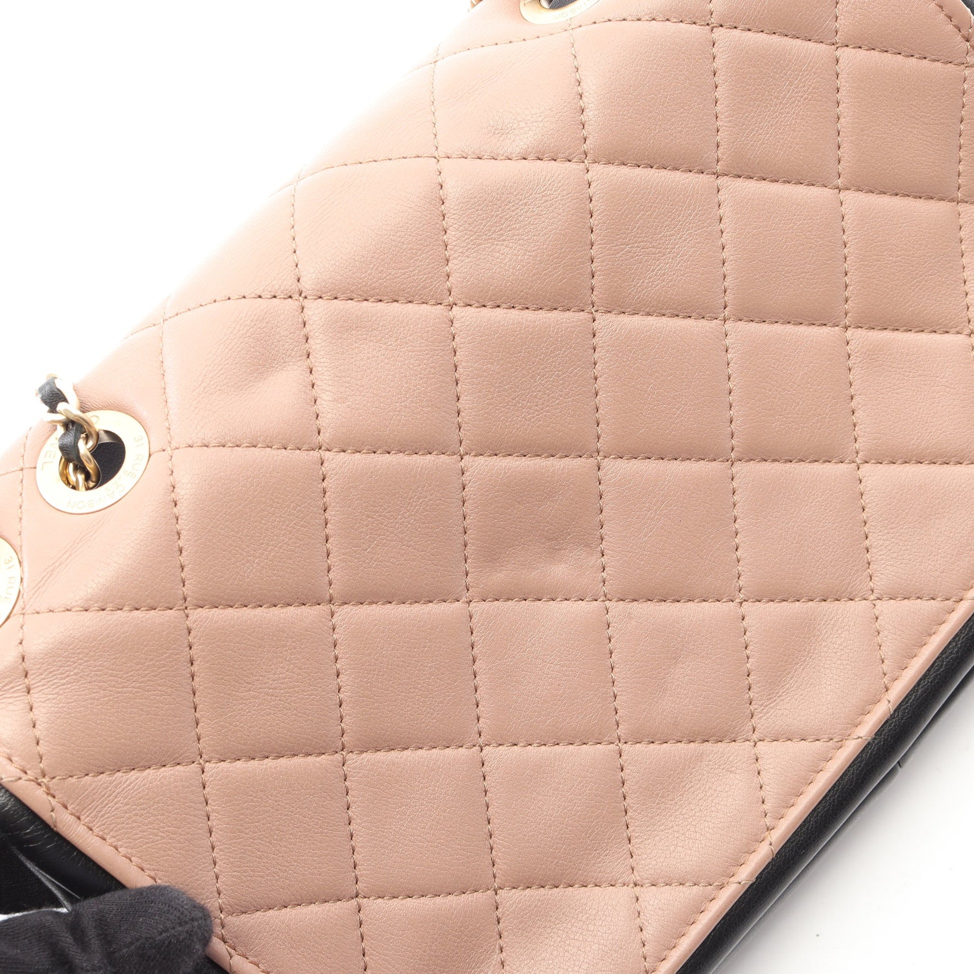 マトラッセ Wチェーンショルダーバッグ ラムスキン ピンクベージュ ブラック ゴールド金具 シャネル バッグ CHANEL