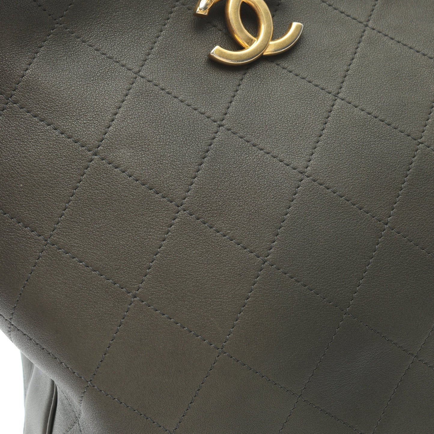 マトラッセ 2WAY チェーンショルダーバッグ レザー グレーグリーン ゴールド金具 シャネル バッグ CHANEL