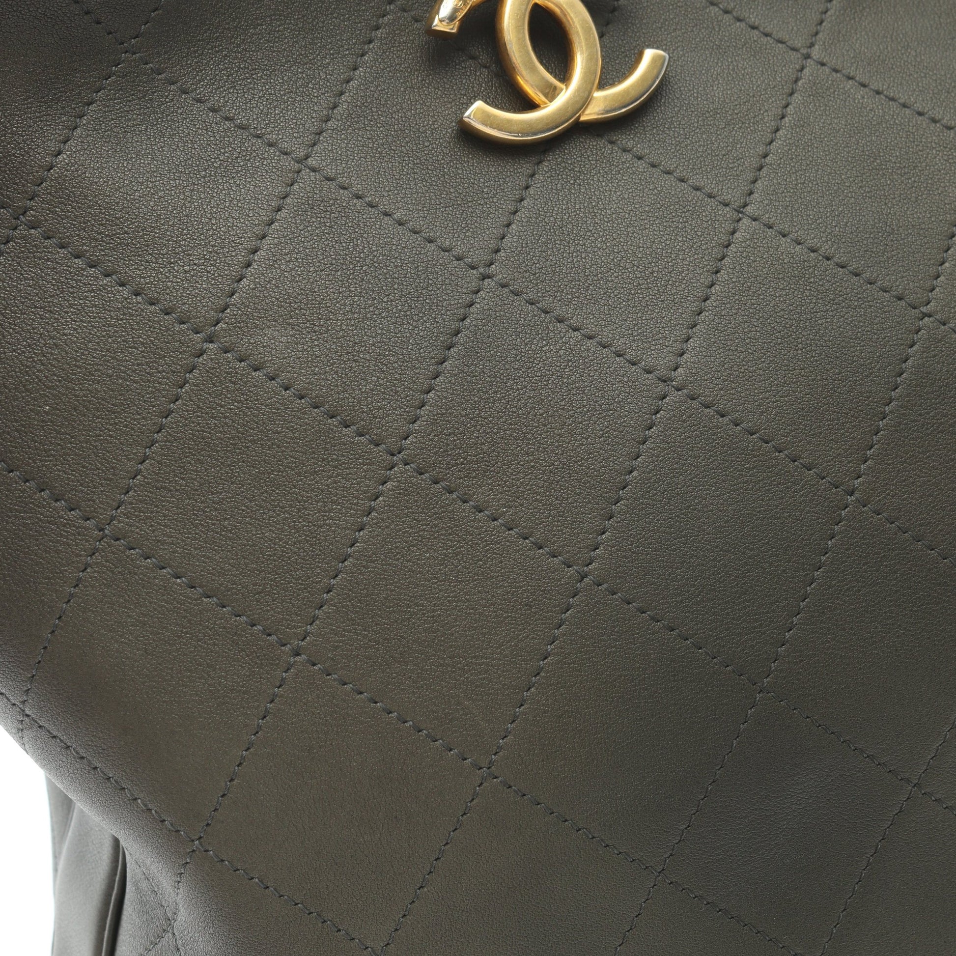 マトラッセ 2WAY チェーンショルダーバッグ レザー グレーグリーン ゴールド金具 シャネル バッグ CHANEL