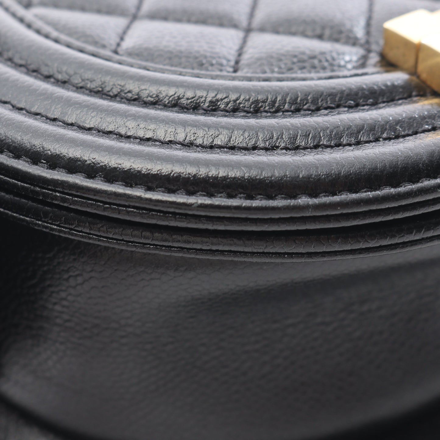 ボーイシャネル チェーンショルダーバッグ キャビアスキン ブラック ゴールド金具 シャネル バッグ CHANEL