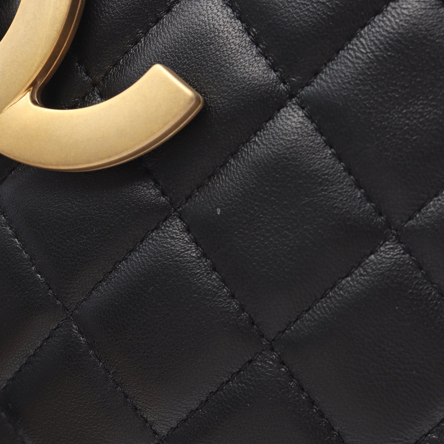 マトラッセ Wチェーンショルダーバッグ ラムスキン ブラック ゴールド金具 シャネル バッグ CHANEL