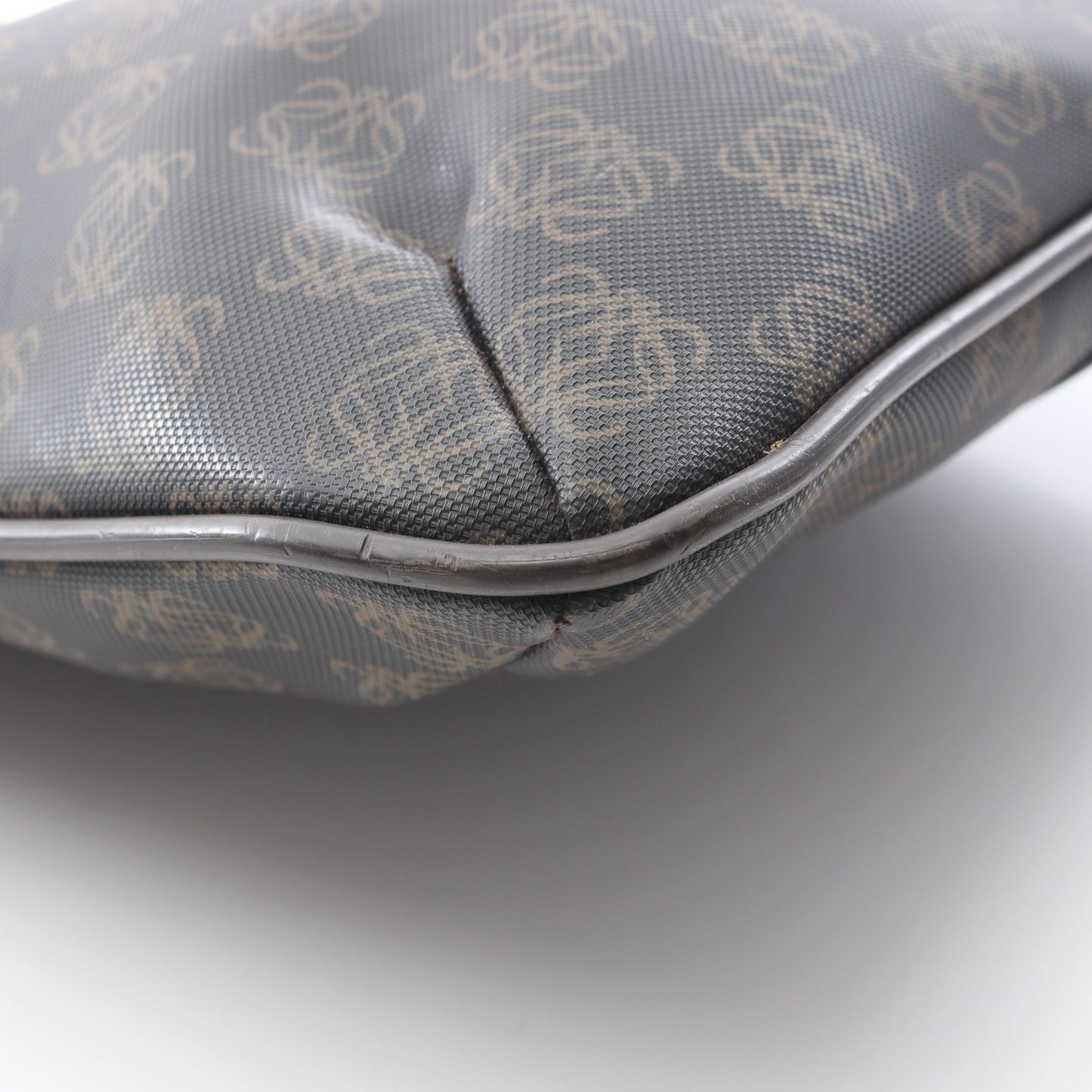 アナグラム ショルダーバッグ PVC レザー ダークブラウン ロエベ バッグ LOEWE