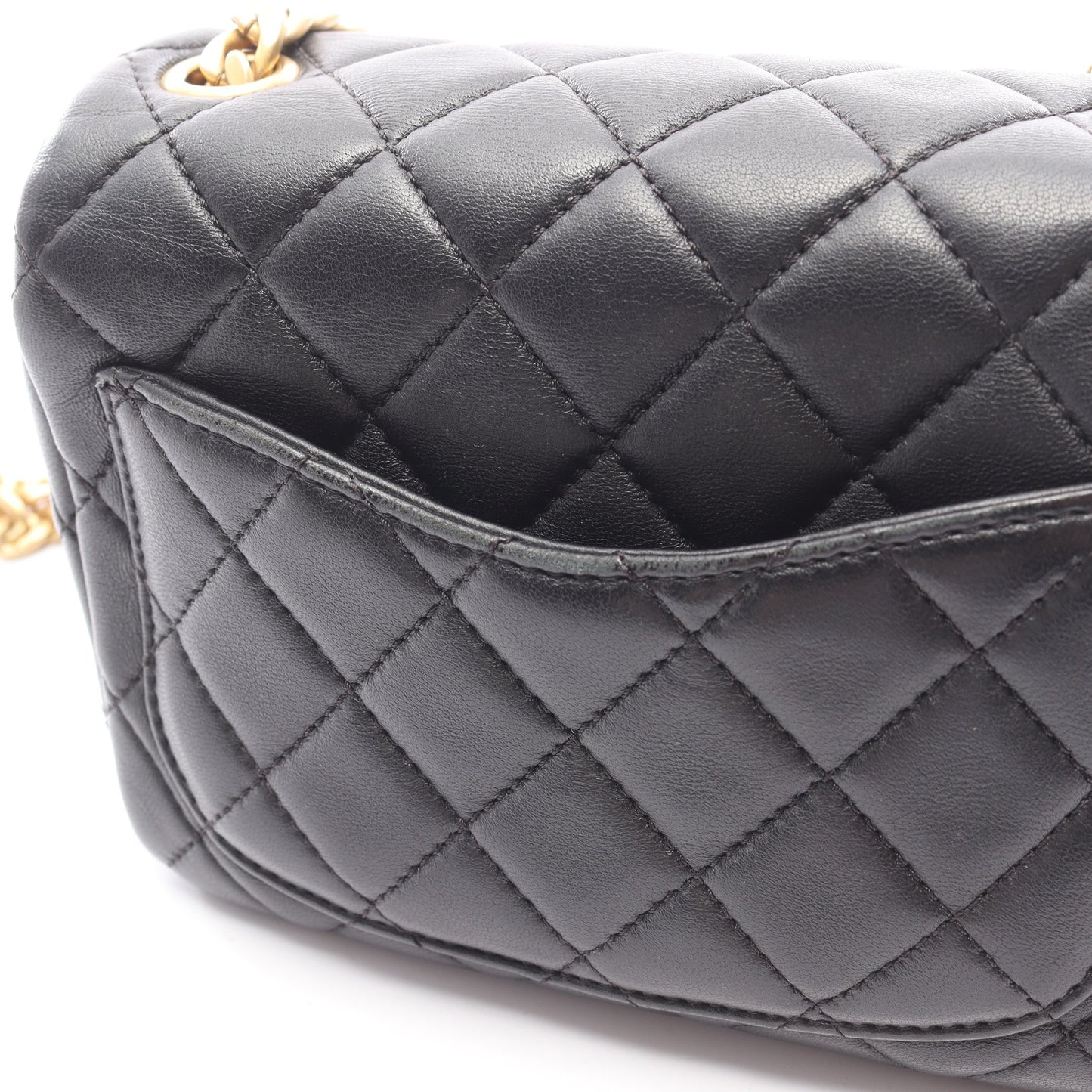 ミニマトラッセ チェーンショルダーバッグ ラムスキン ブラック ゴールド金具 シャネル バッグ CHANEL