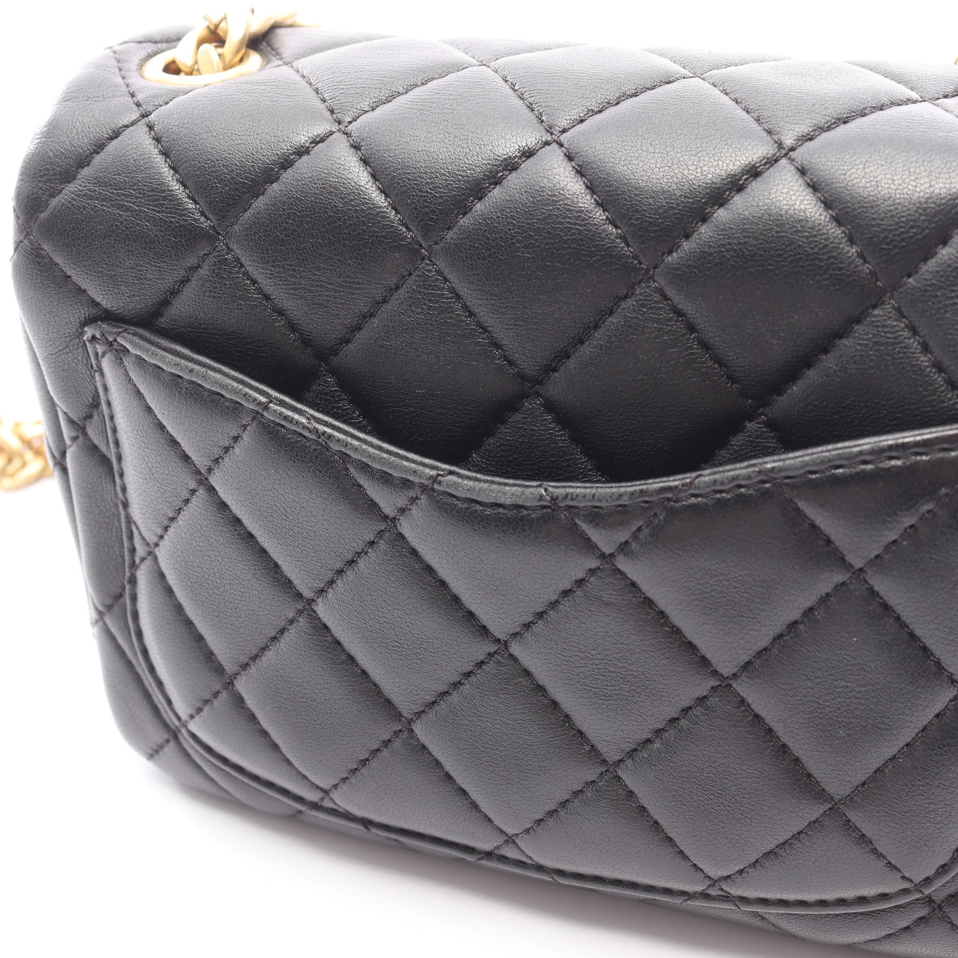 ミニマトラッセ チェーンショルダーバッグ ラムスキン ブラック ゴールド金具 シャネル バッグ CHANEL