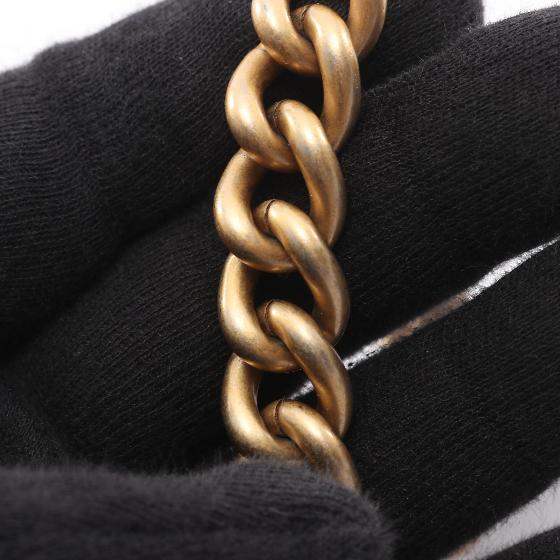 Vステッチ シェブロン 2WAY チェーンショルダーバッグ レザー ブラック ゴールド金具 シャネル バッグ CHANEL