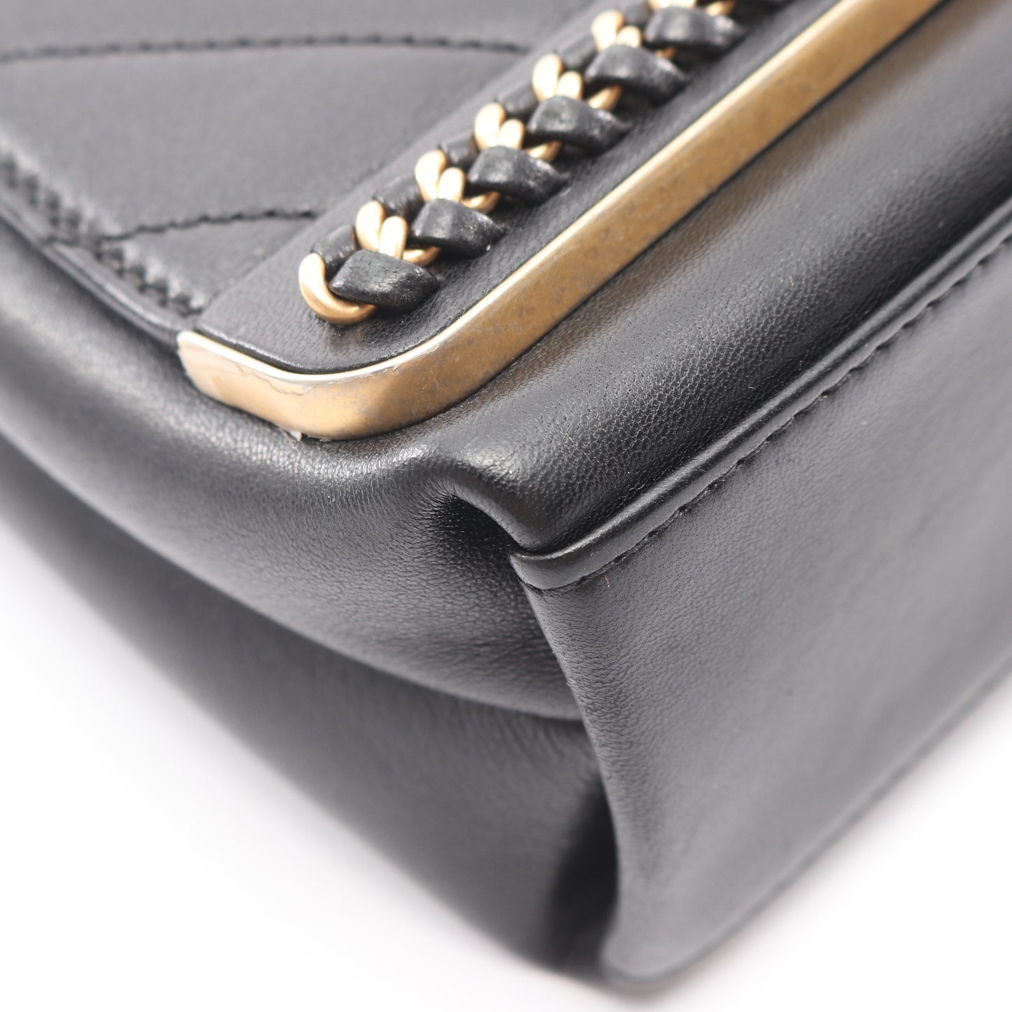 Vステッチ シェブロン 2WAY チェーンショルダーバッグ レザー ブラック ゴールド金具 シャネル バッグ CHANEL