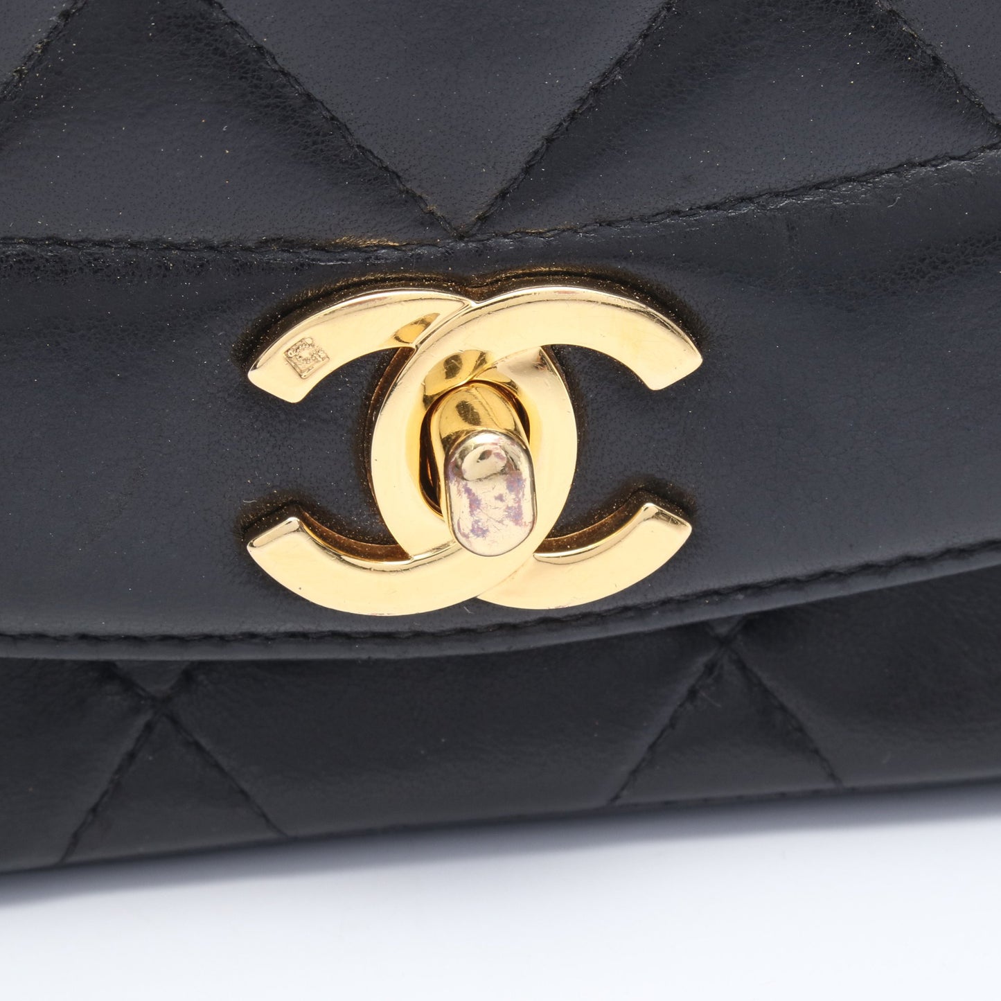 マトラッセ ダイアナフラップ チェーンショルダーバッグ ラムスキン ブラック ゴールド金具 シャネル バッグ CHANEL