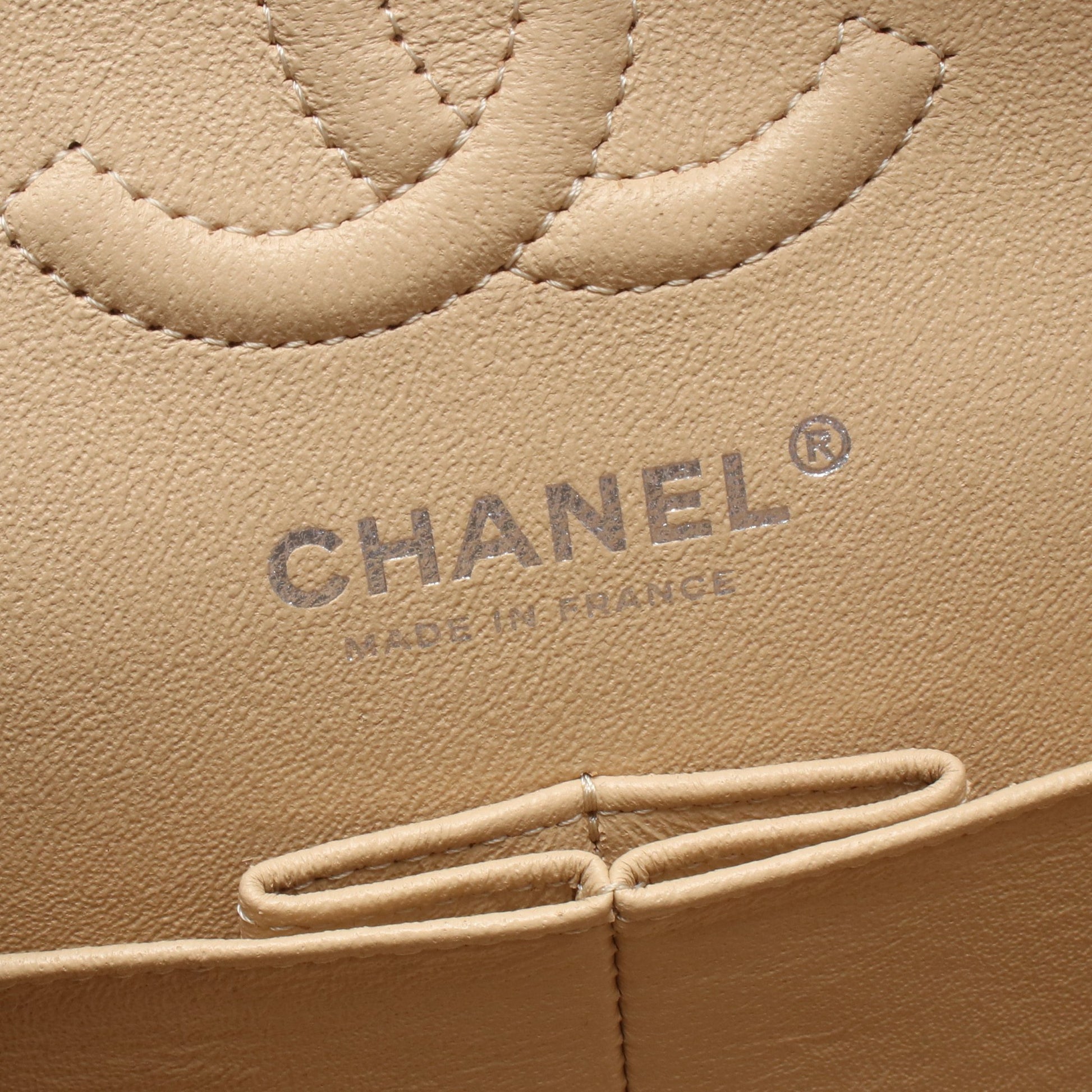 マトラッセ Wフラップ Wチェーンショルダーバッグ キャビアスキン ベージュ シルバー金具 シャネル バッグ CHANEL