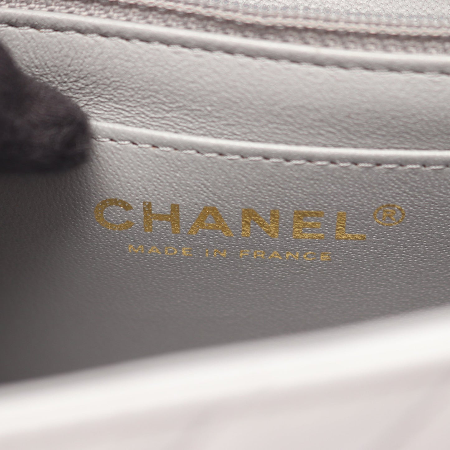 ミニマトラッセ チェーンショルダーバッグ ラムスキン グレー ゴールド金具 シャネル バッグ CHANEL