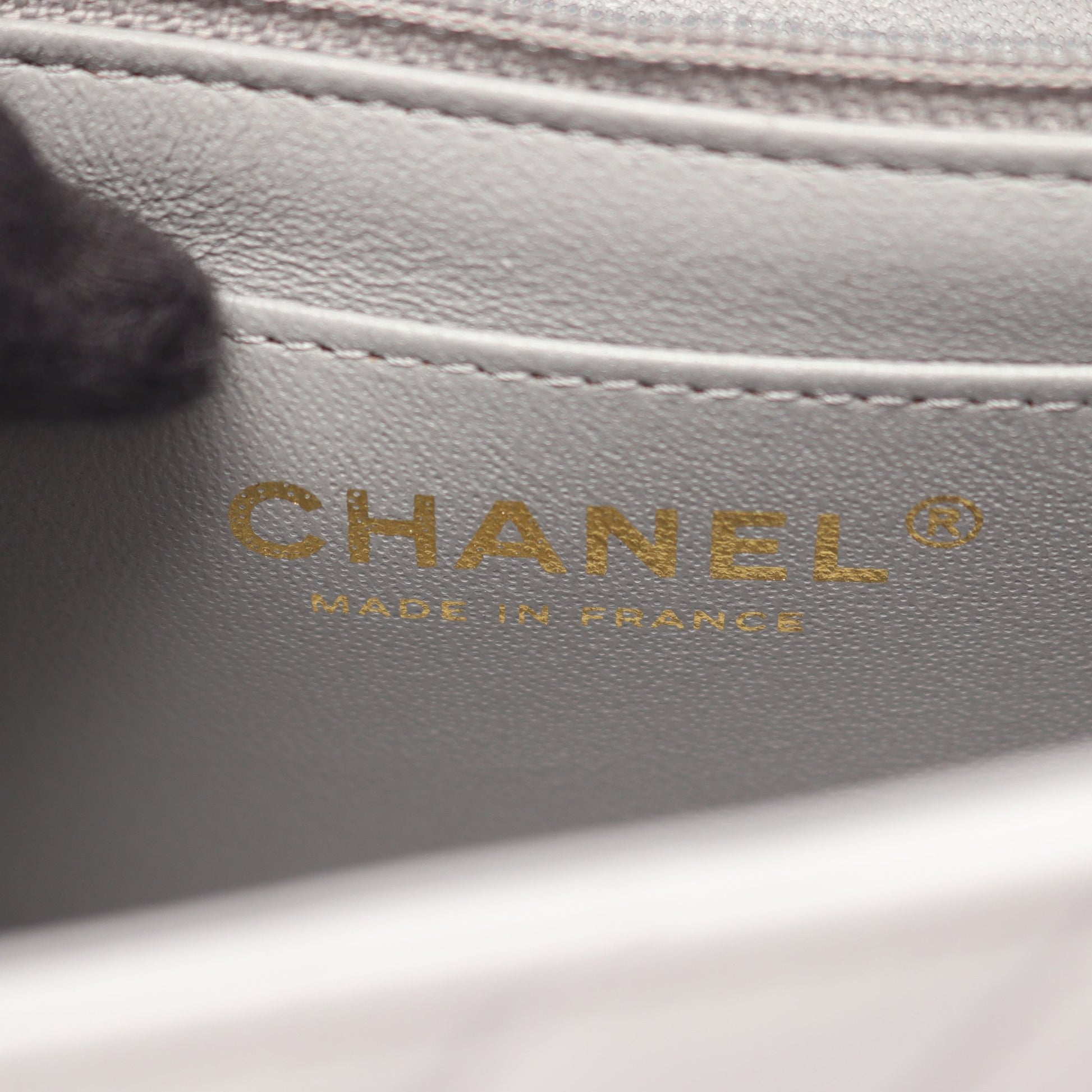 ミニマトラッセ チェーンショルダーバッグ ラムスキン グレー ゴールド金具 シャネル バッグ CHANEL