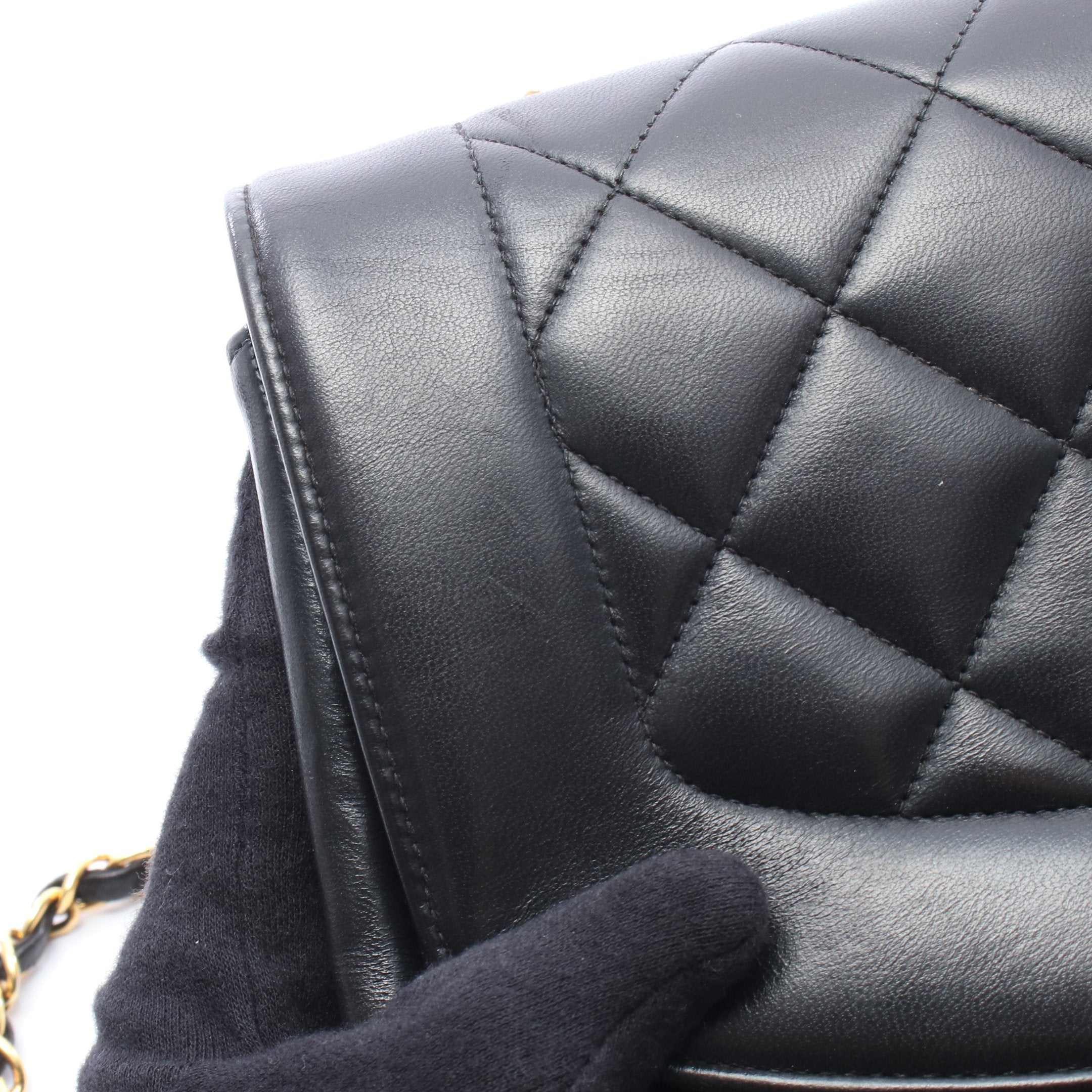 シャネル CHANEL マトラッセ 22 ダイアナフラップ チェーンショルダー ラムスキン ブラック ゴールド金具 ショルダーバッグ 斜め掛け シャネル マトラッセ バッグ ブランドバッグ レディース シャネル チェーンショルダー チェーンショルダーバッグ ショルダー 斜めがけバック 斜め掛けショルダーバッグ ブランドチェーンバッグ 8401 マトラッセ ダイアナフラップ チェーンショルダーバッグ ラムスキン