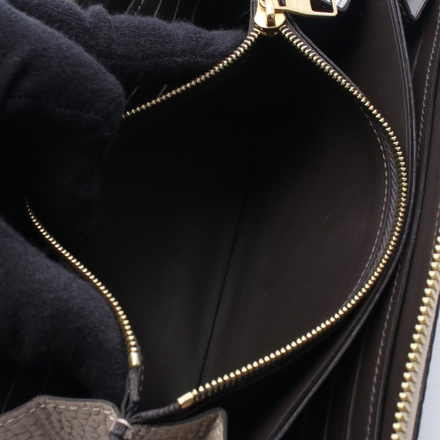 ポルトフォイユ コメット ガレ L字ファスナー長財布 トリヨンレザー グレーベージュ ルイヴィトン 財布・小物 LOUIS VUITTON