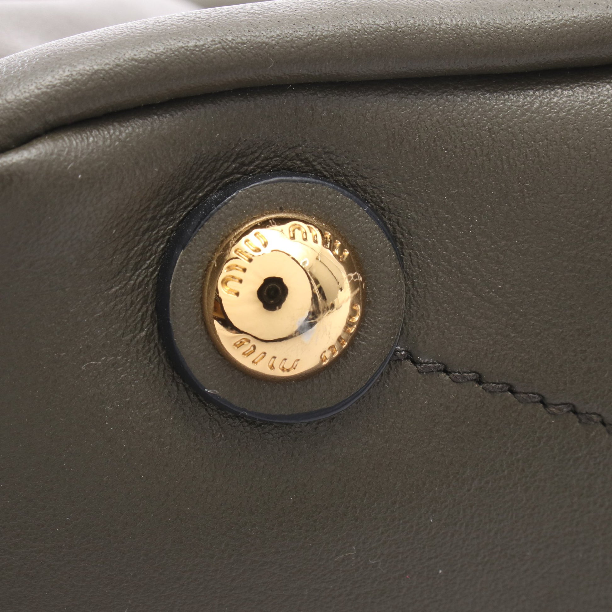 2WAY ハンドバッグ レザー カーキグリーン ブラック ブルー ミュウミュウ バッグ miu miu