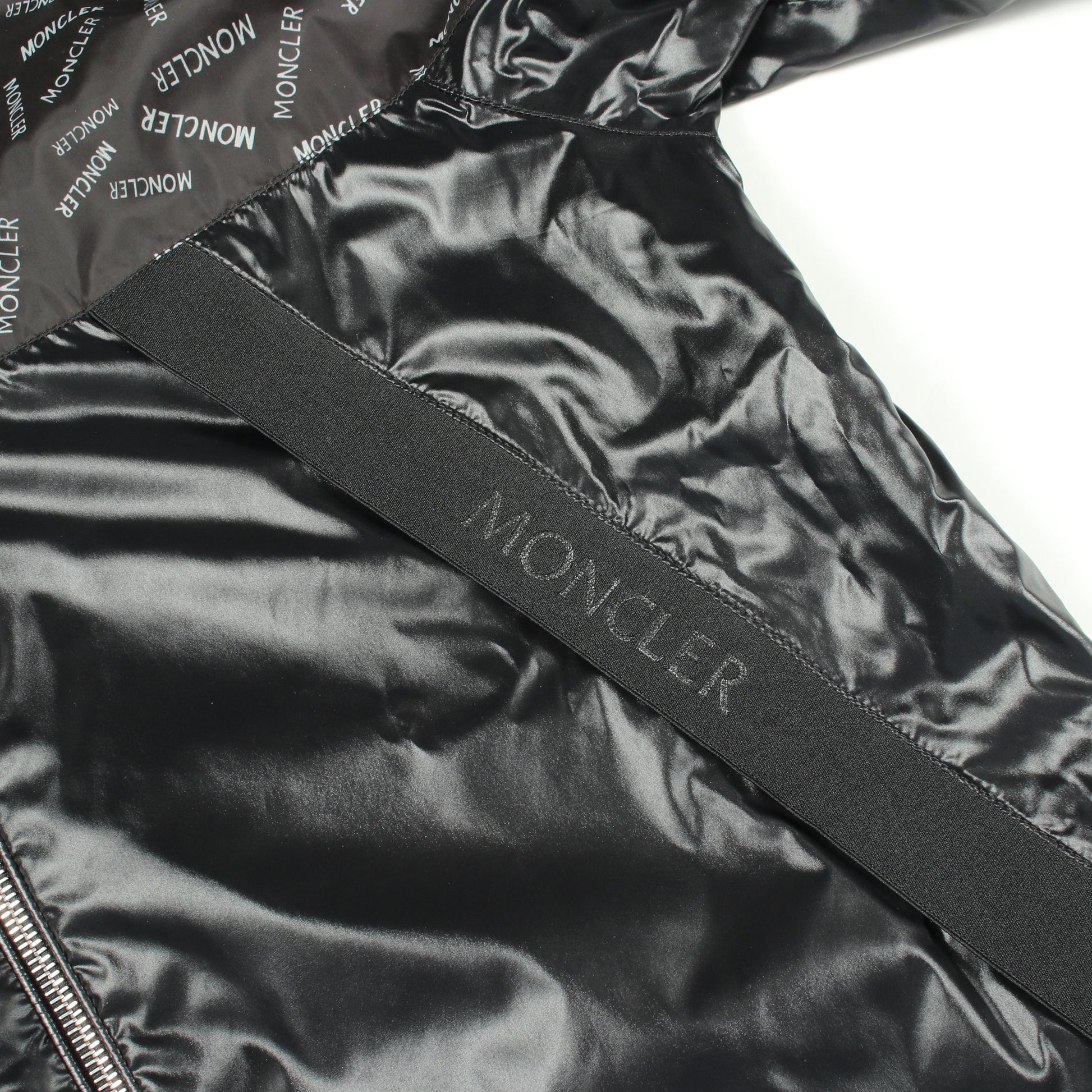 GIDAYU ロゴプリント フード付き ナイロンジャケット ブラック モンクレール アウター MONCLER