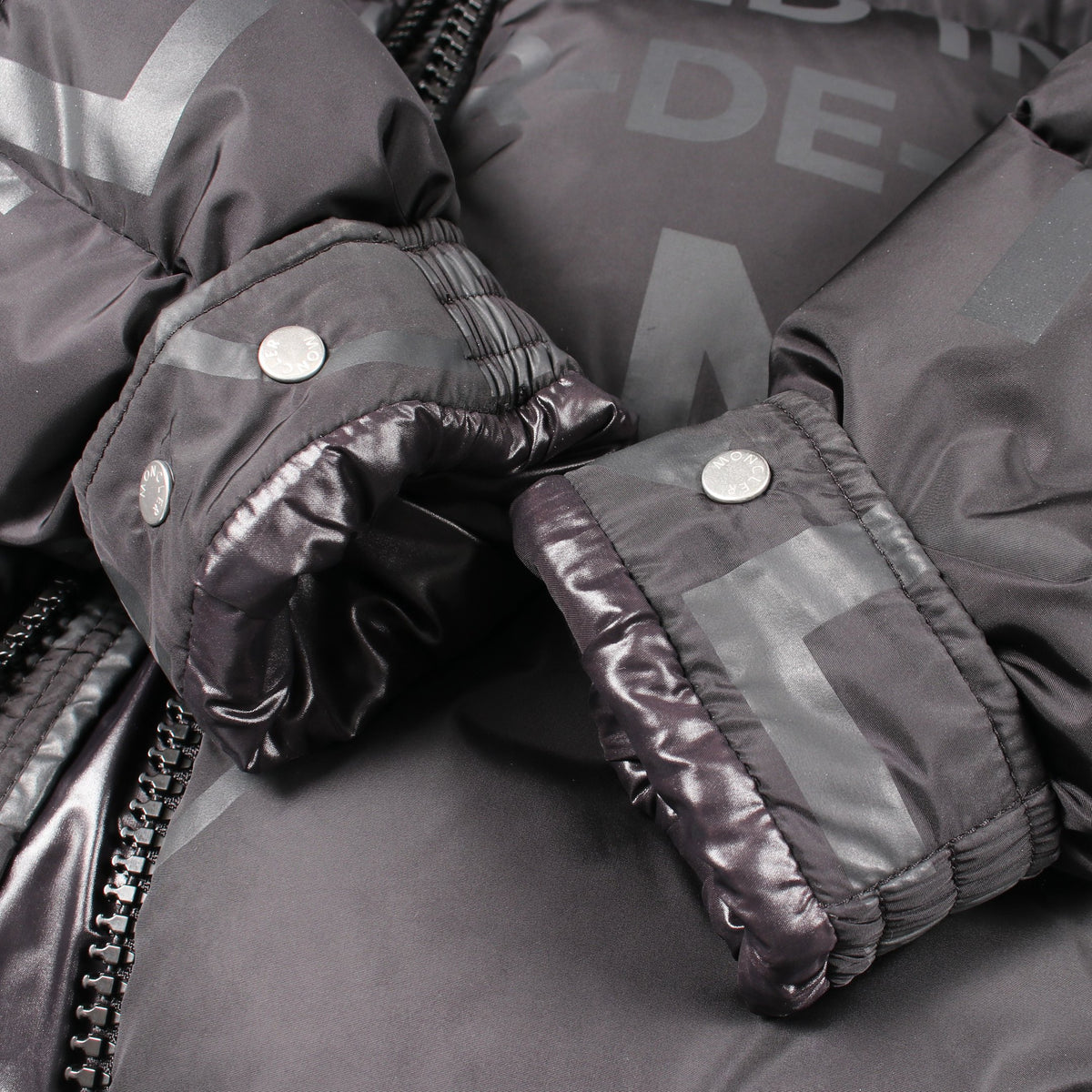 TARENTAISE ダウンジャケット ナイロン ブラック モンクレール アウター MONCLER