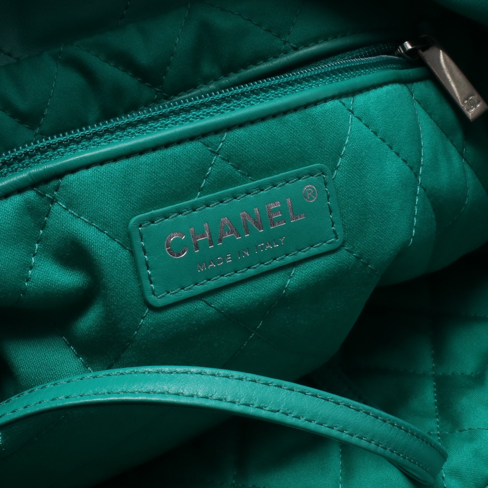 マトラッセ シャネル22 スモール チェーンショルダーバッグ レザー グリーン シルバー金具 シャネル バッグ CHANEL