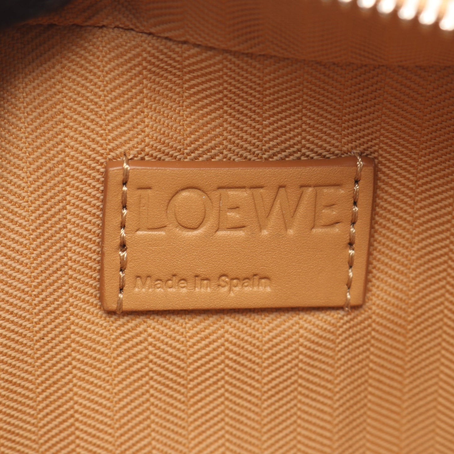 クロスボディ カメラバッグ ミニ 2WAY ハンドバッグ レザー ベージュ ロエベ バッグ LOEWE