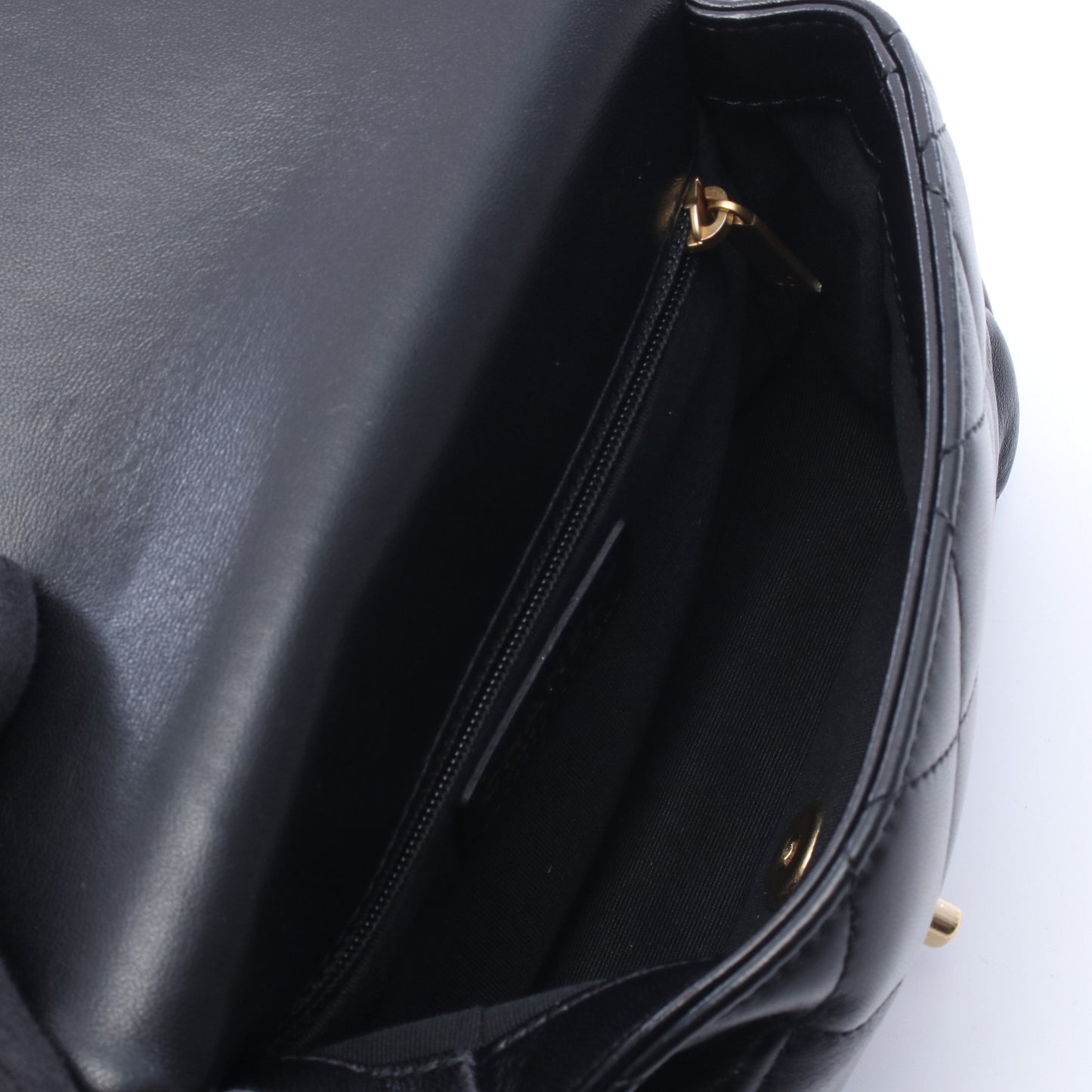 マトラッセ スモール チェーンショルダーバッグ レザー ブラック ゴールド金具 シャネル バッグ CHANEL