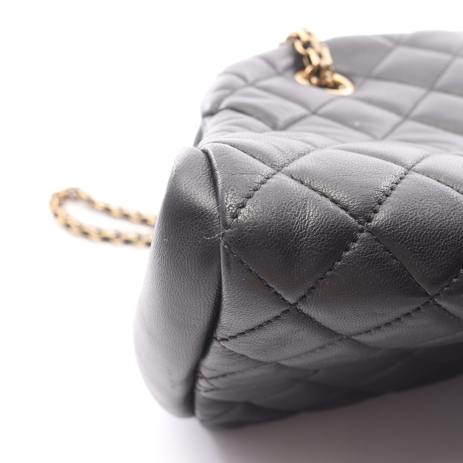 マドモアゼル ボーリングバッグ チェーンショルダーバッグ ラムスキン ブラック ゴールド金具 シャネル バッグ CHANEL