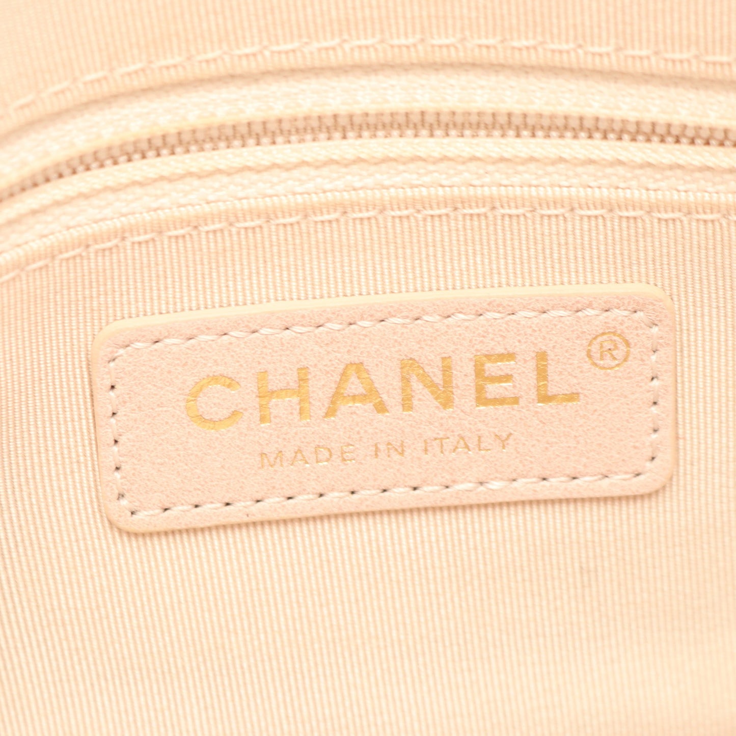 マトラッセ カメラバッグ チェーンショルダーバッグ キャビアスキン アイボリー ゴールド金具 シャネル バッグ CHANEL