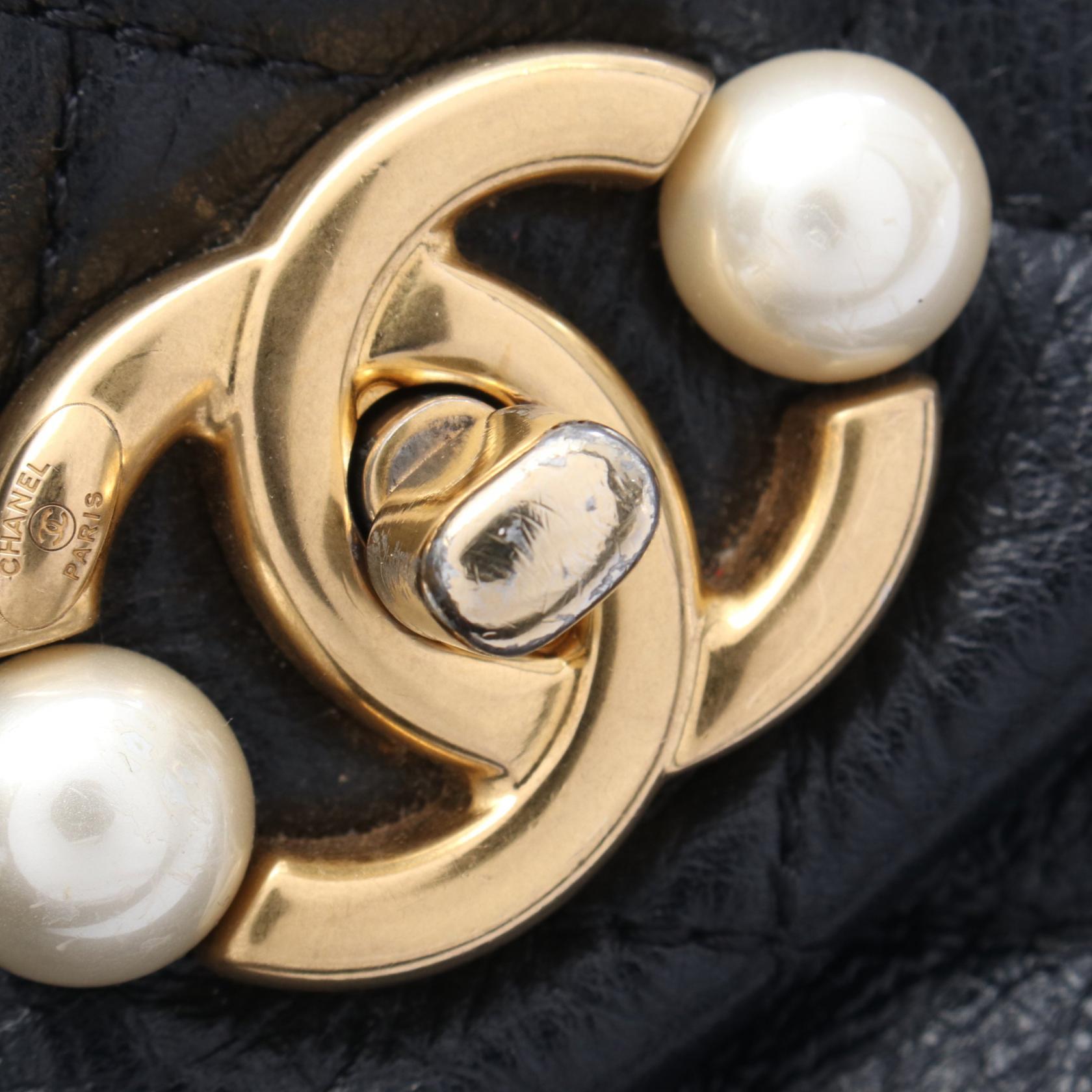 マトラッセ スモールフラップ チェーンショルダーバッグ レザー ブラック ゴールド金具 シャネル バッグ CHANEL