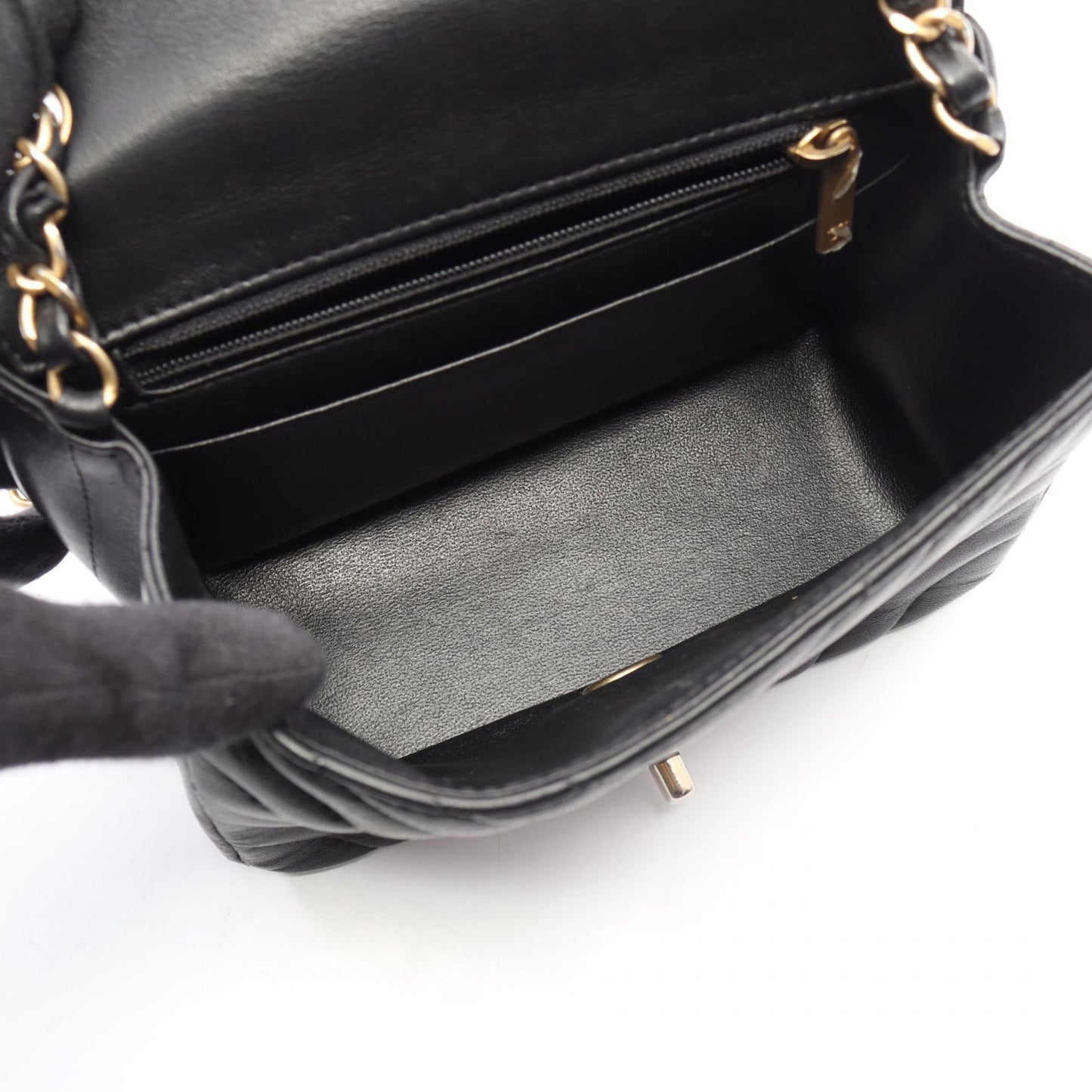 シェブロン Vステッチ ミニ チェーンショルダーバッグ ラムスキン ブラック ゴールド金具 シャネル バッグ CHANEL