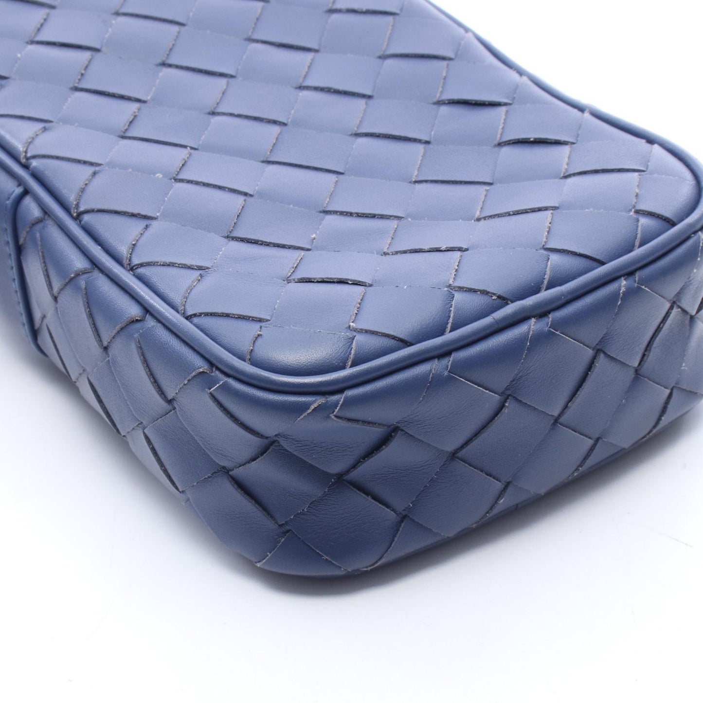 ポシェット フォンポーチ イントレチャート ショルダーバッグ レザー ネイビー ボッテガヴェネタ バッグ BOTTEGA VENETA