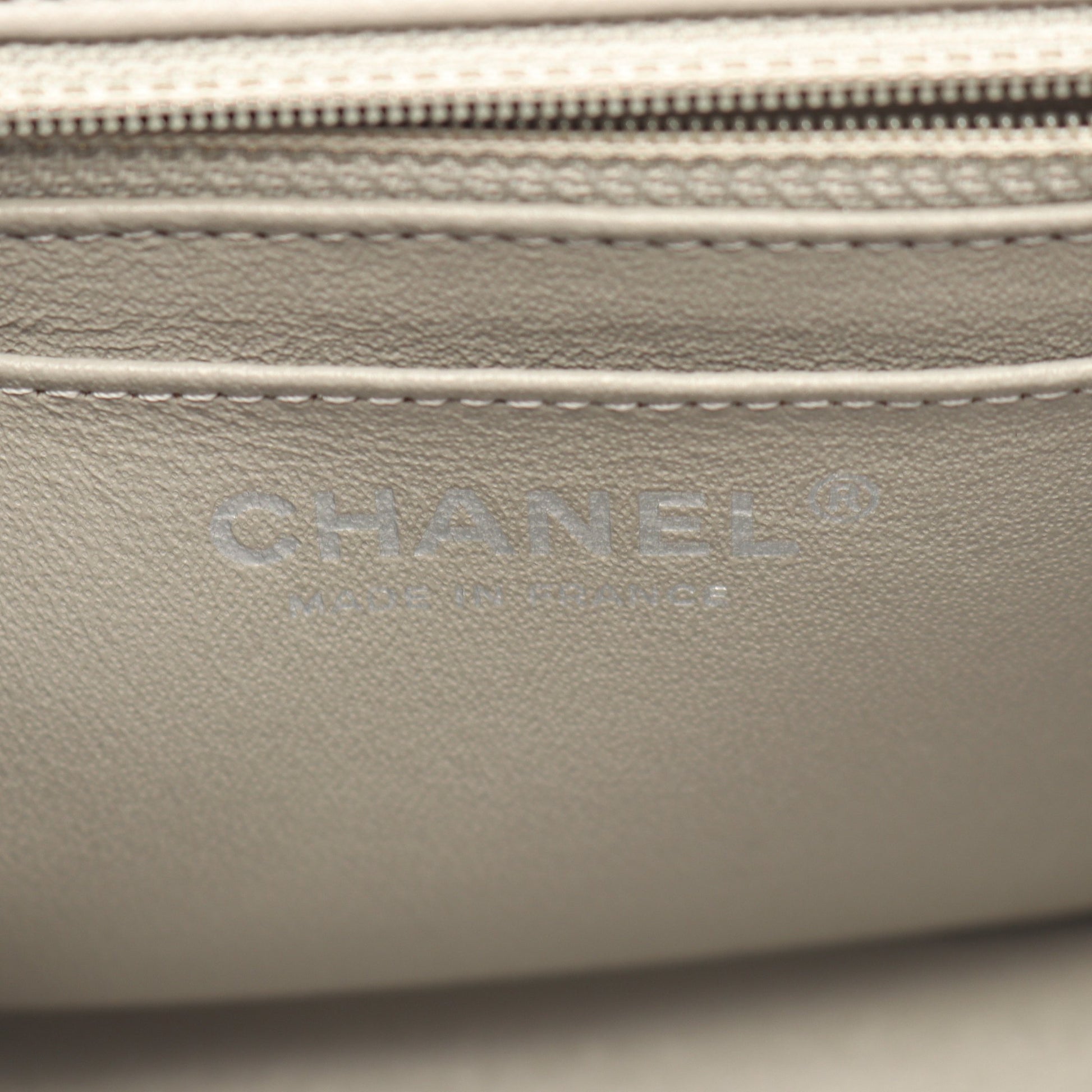 ミニマトラッセ チェーンショルダーバッグ ラムスキン グレー ゴールド金具 シャネル バッグ CHANEL