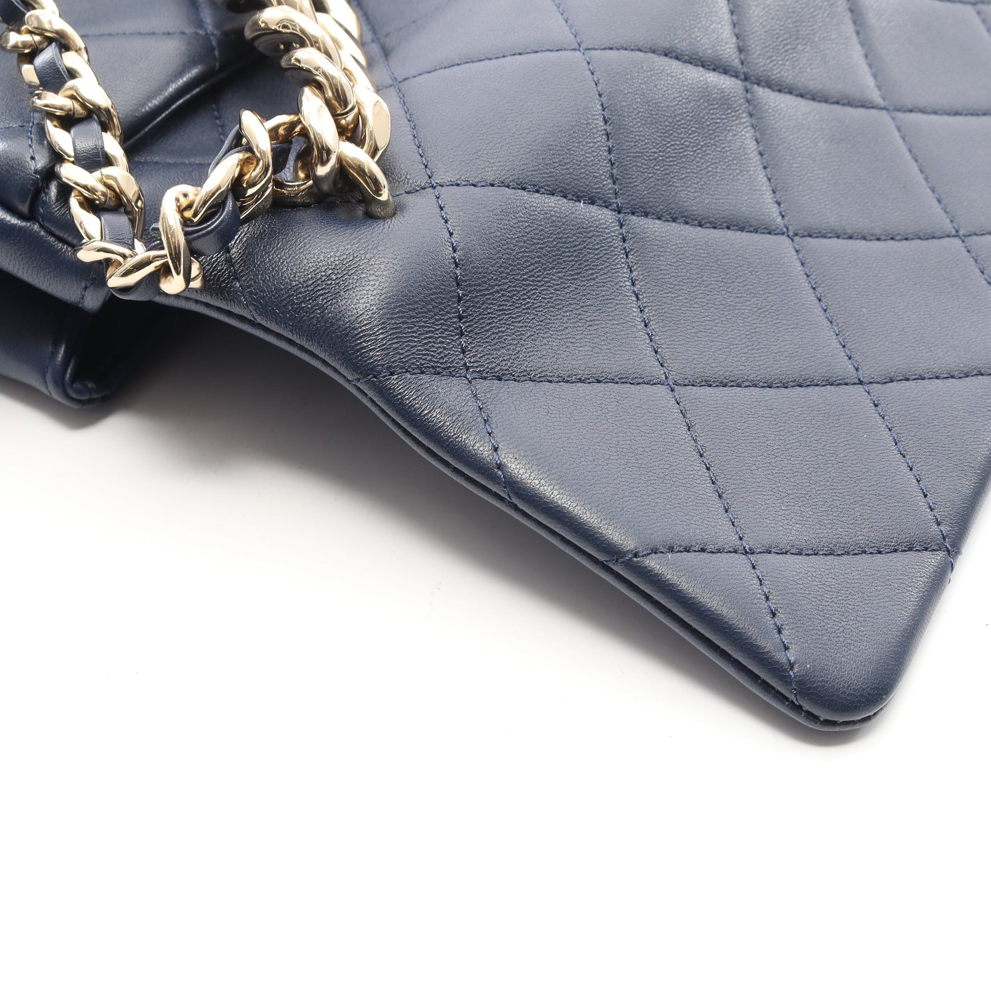 マトラッセ コンビ金具 2WAY チェーンショルダーバッグ ラムスキン ネイビー シャネル バッグ CHANEL