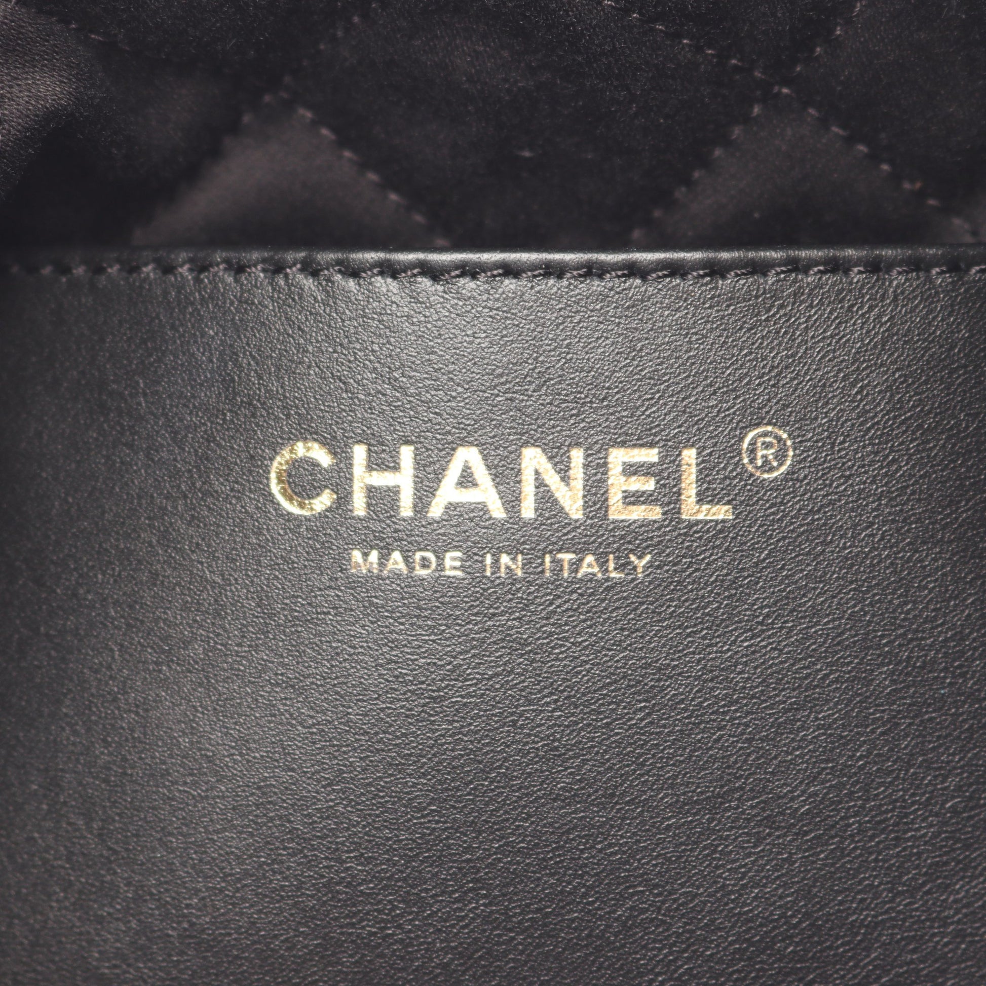 CHANEL 22 ミニ チェーンショルダーバッグ ラムスキン ブラック ゴールド金具 シャネル バッグ CHANEL