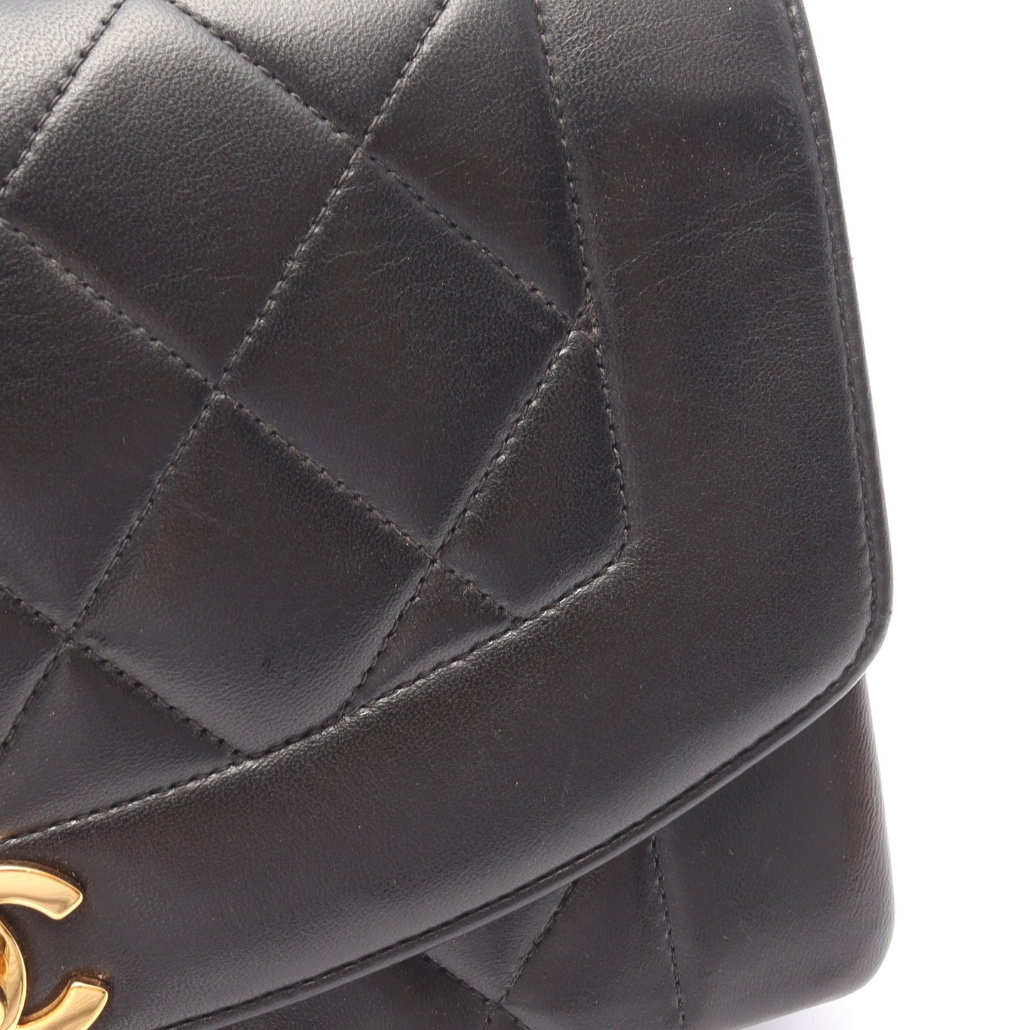 マトラッセ ダイアナフラップ チェーンショルダーバッグ ラムスキン ブラック ゴールド金具 シャネル バッグ CHANEL