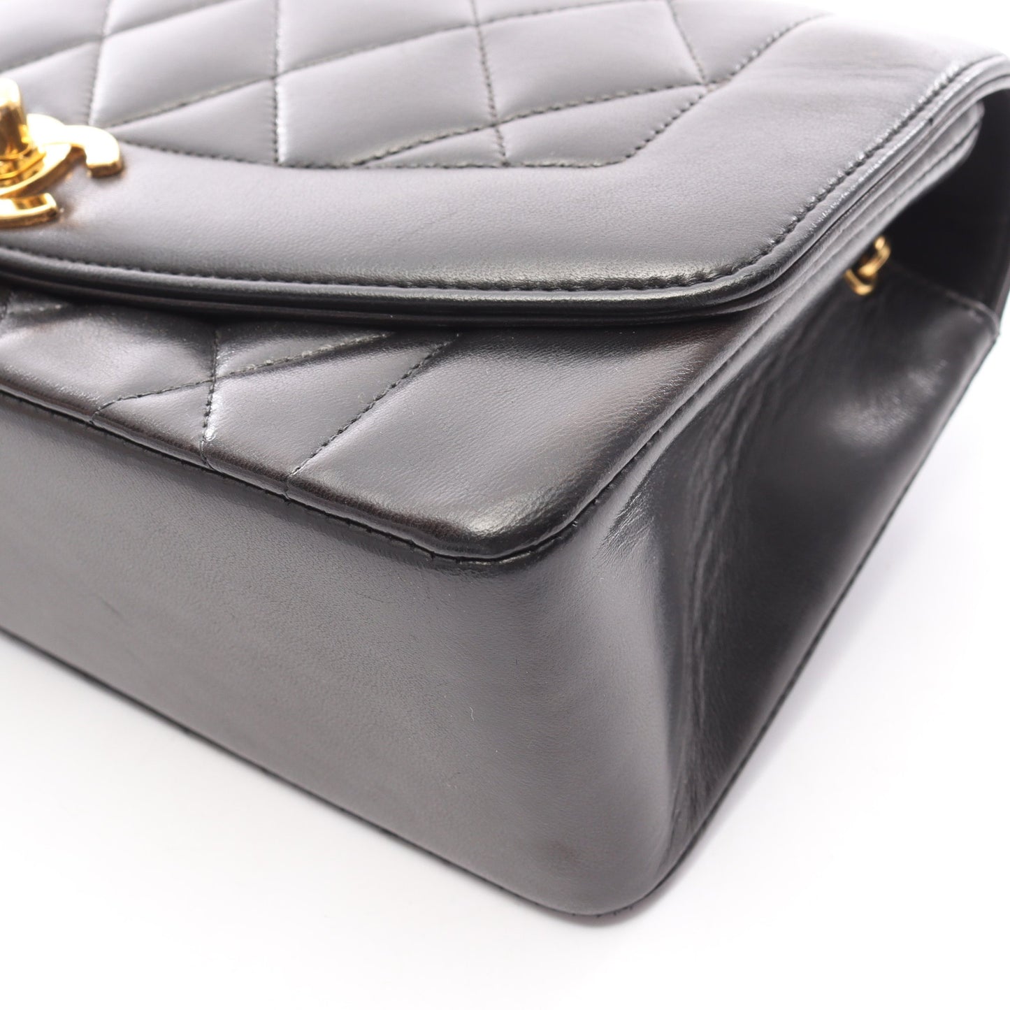 マトラッセ ダイアナフラップ チェーンショルダーバッグ ラムスキン ブラック ゴールド金具 シャネル バッグ CHANEL